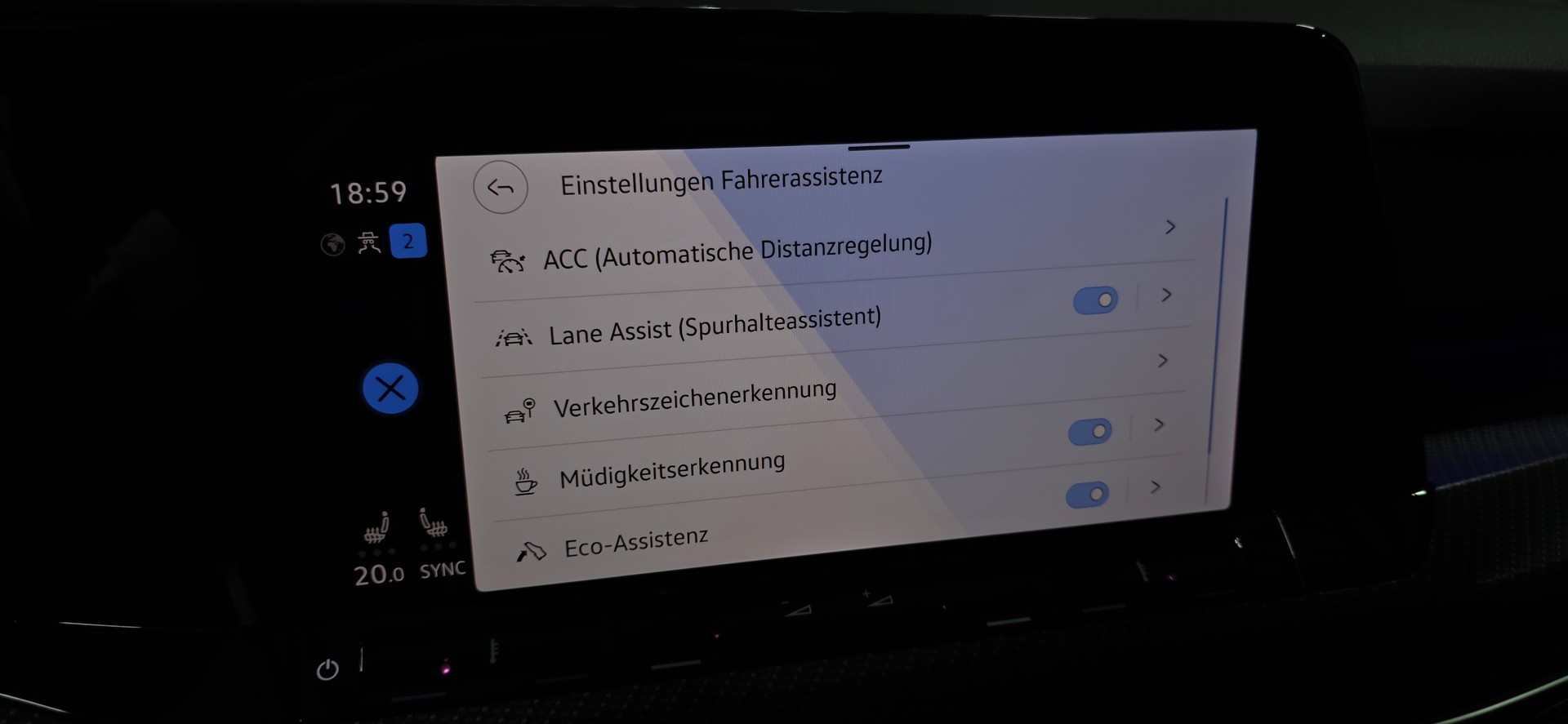 VW Golf Variant 2.0 TSI R DSG 4Motion *ACC*LaneAssist*Lenkrad- und Sitzheizung*Ambientebeleuchtung*Carplay/AndroidAuto*-image-18