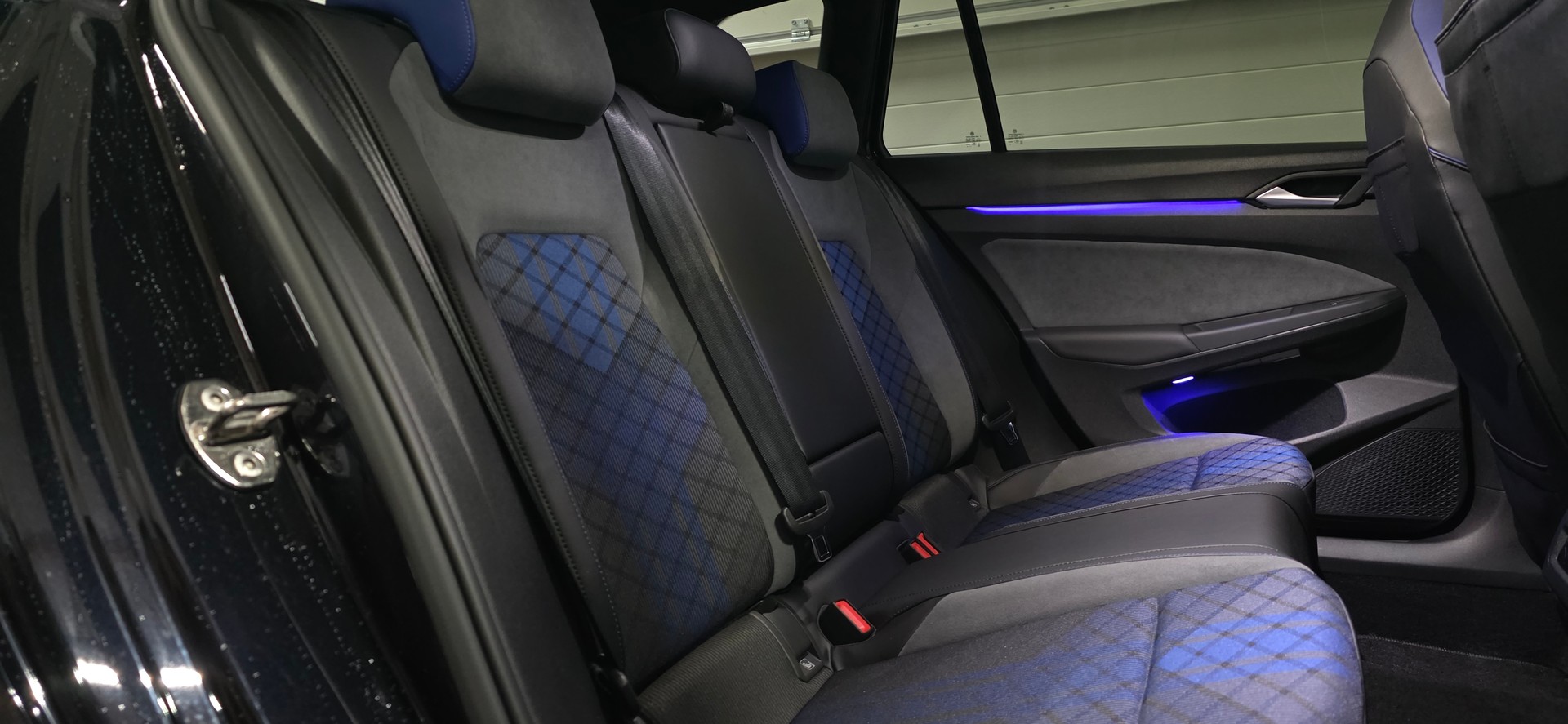 VW Golf Variant 2.0 TSI R DSG 4Motion *ACC*LaneAssist*Lenkrad- und Sitzheizung*Ambientebeleuchtung*Carplay/AndroidAuto*-image-27