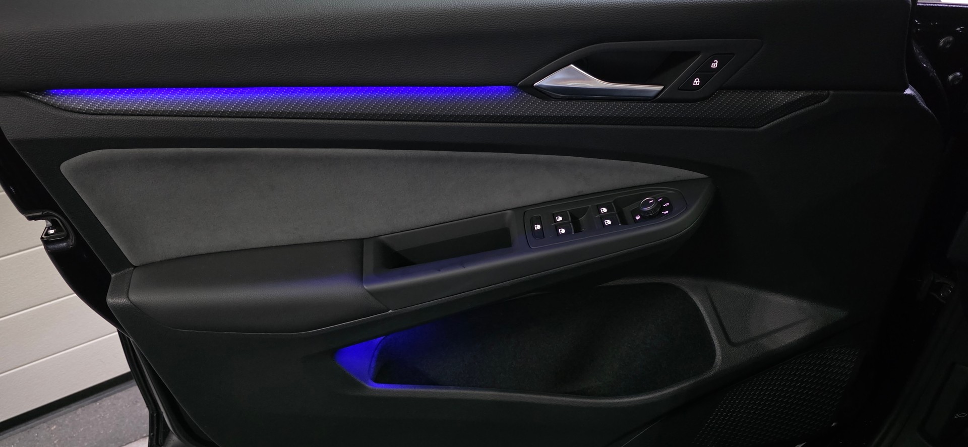 VW Golf Variant 2.0 TSI R DSG 4Motion *ACC*LaneAssist*Lenkrad- und Sitzheizung*Ambientebeleuchtung*Carplay/AndroidAuto*-image-23
