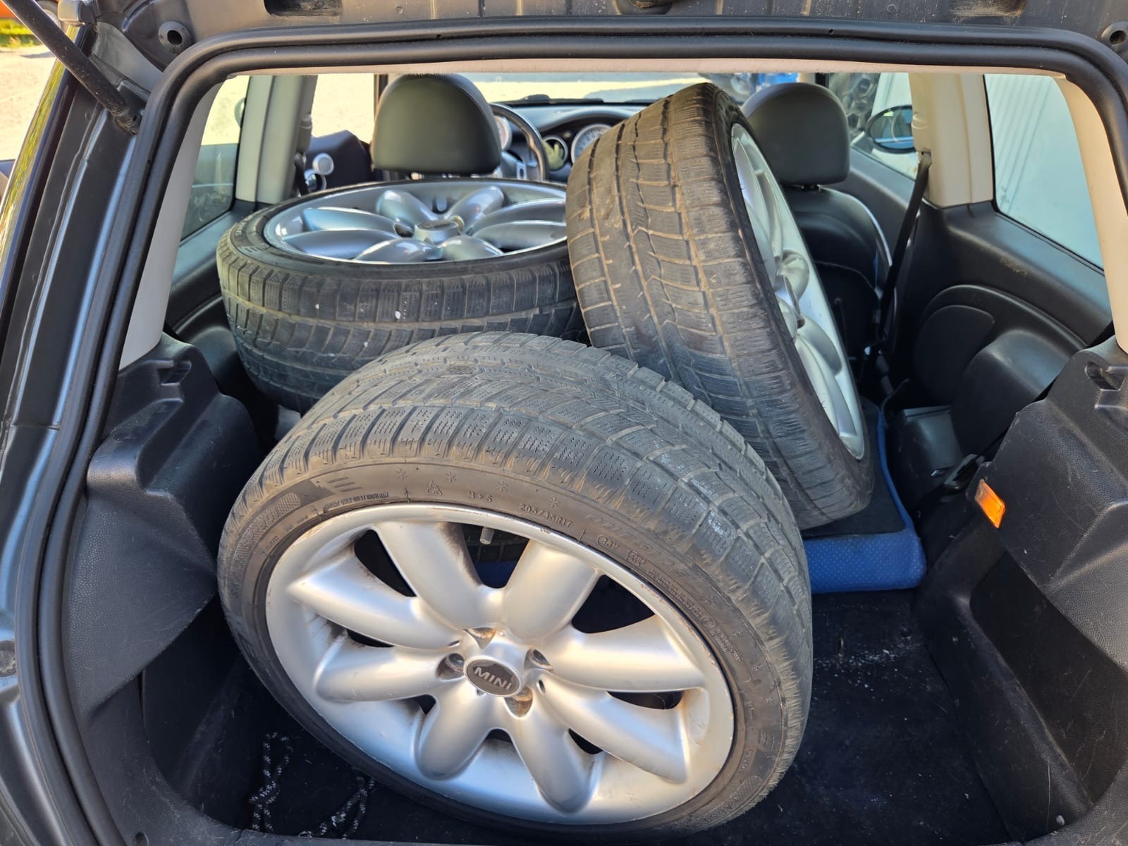 MINI Mini Cooper S-image-12