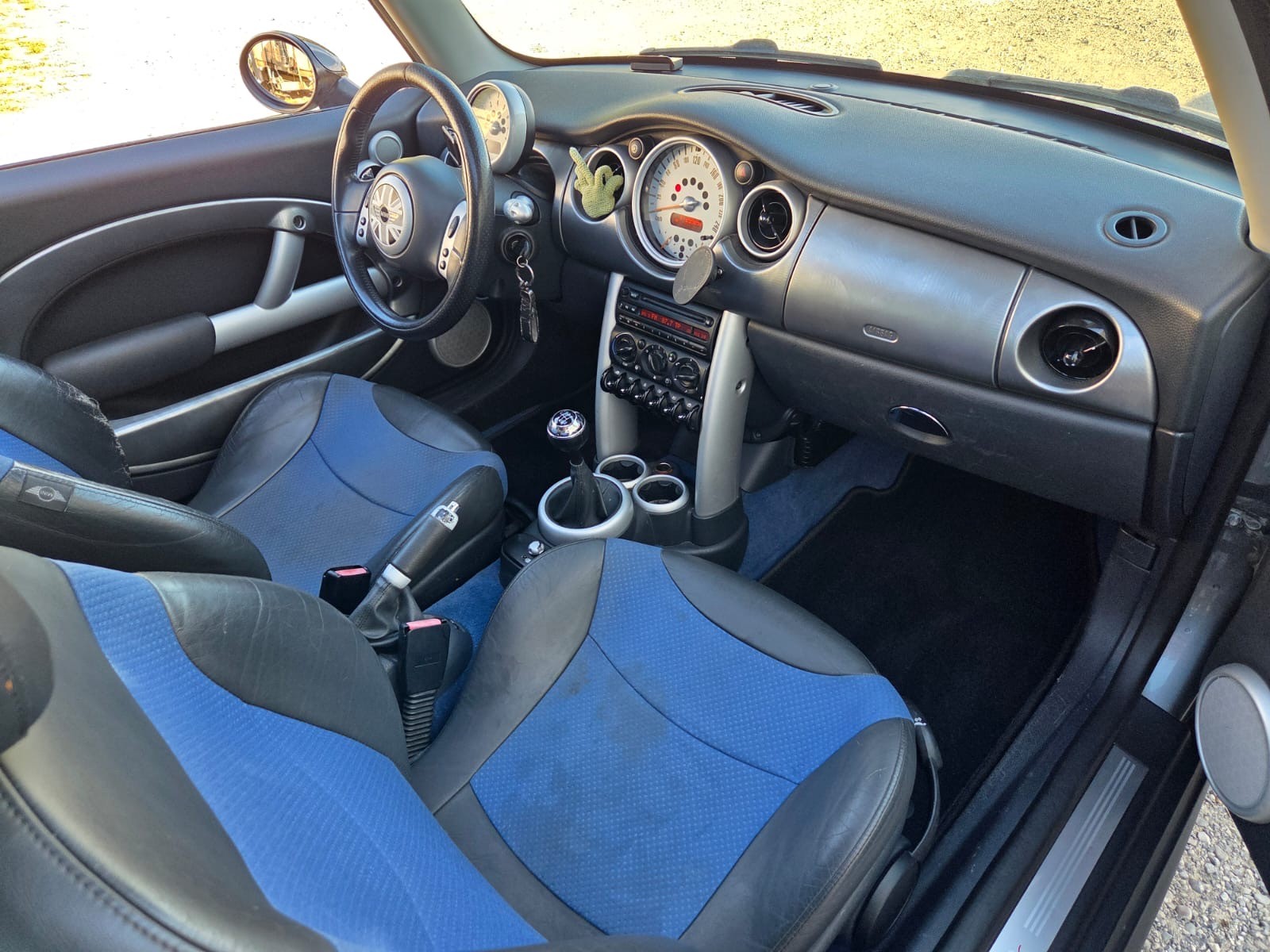 MINI Mini Cooper S-image-10