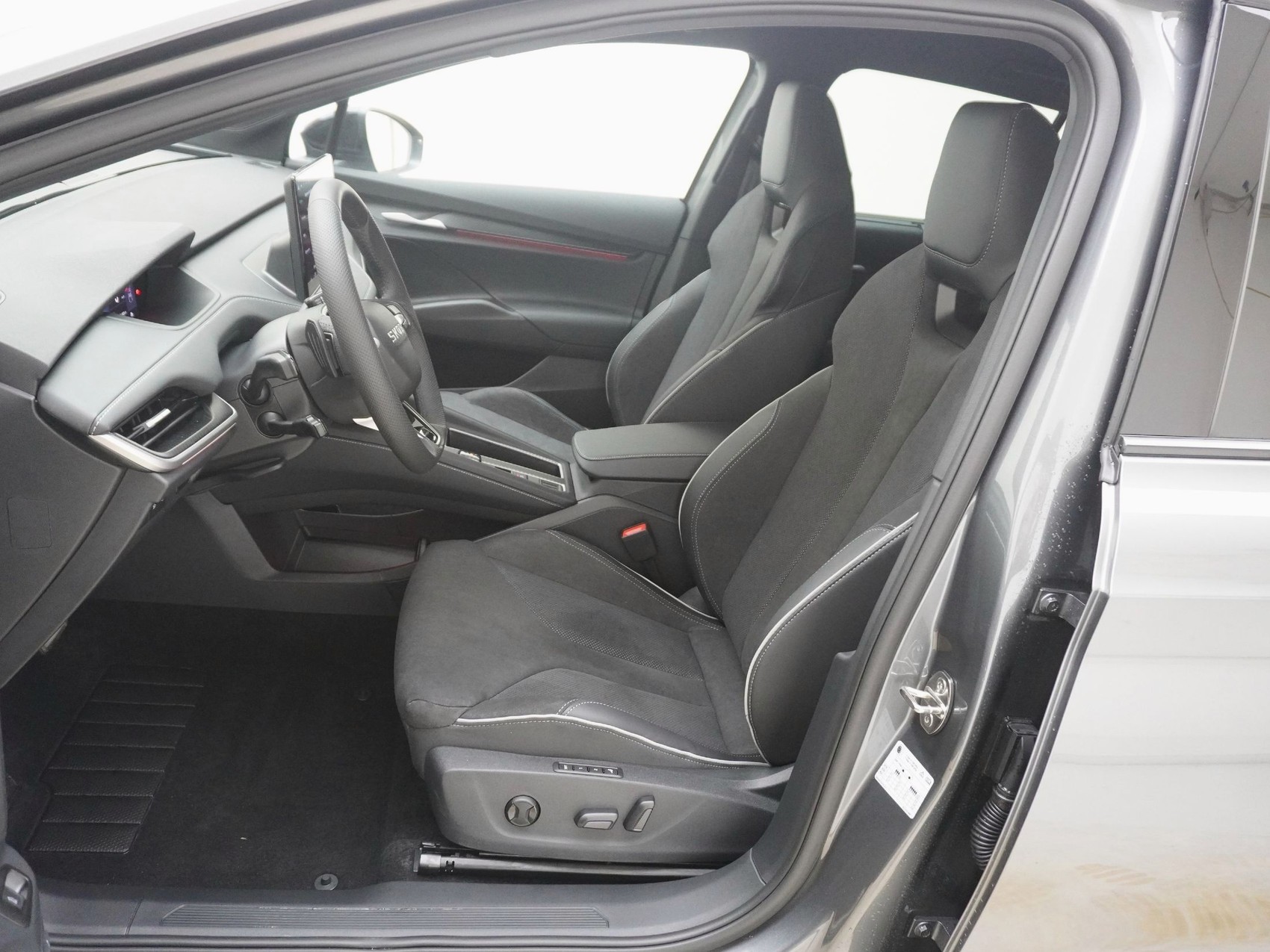 SKODA Elroq 85x SportLine Advanced 4x4-image-11