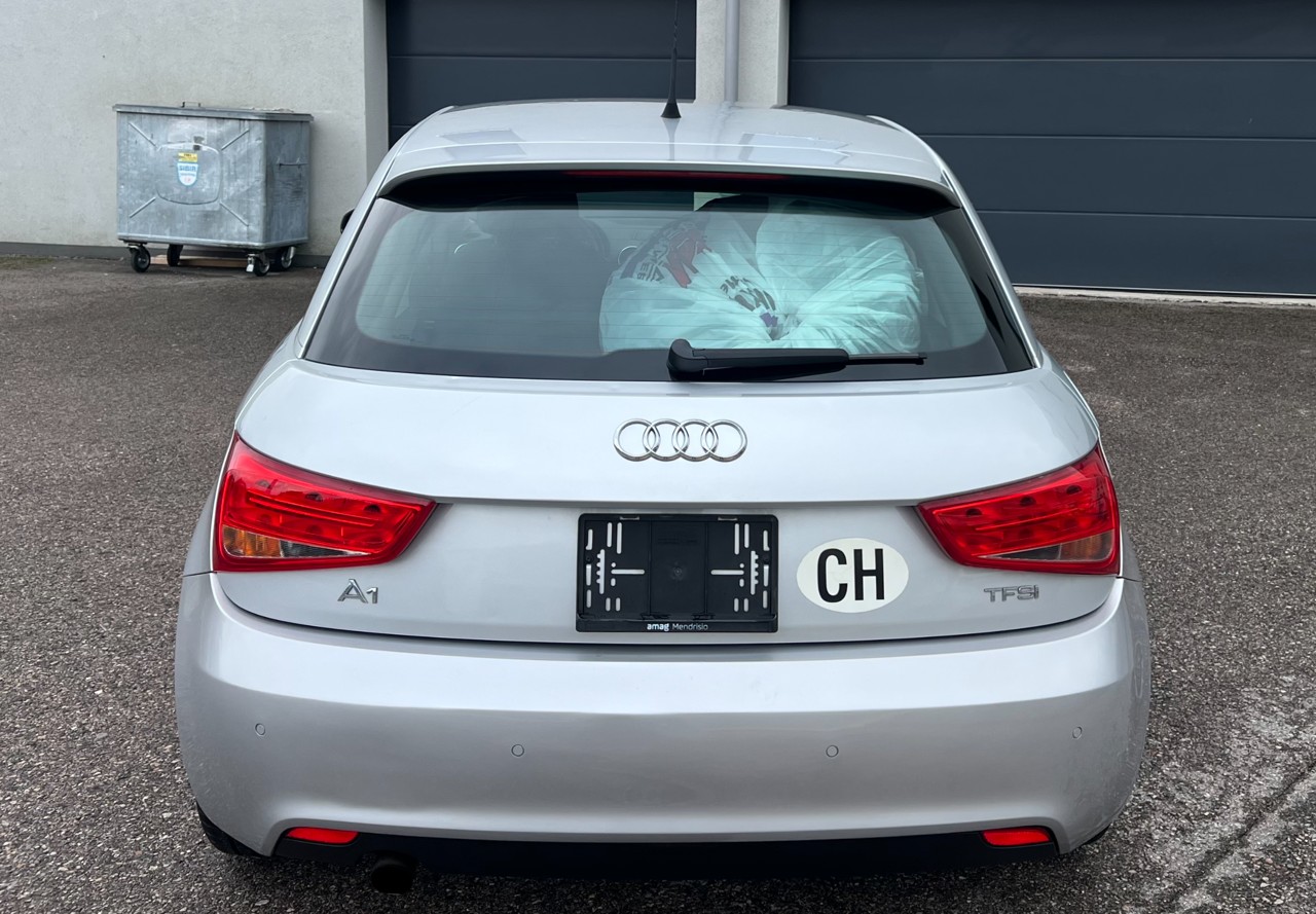AUDI A1 Sportback 1.2 TFSI Attraction-image-1