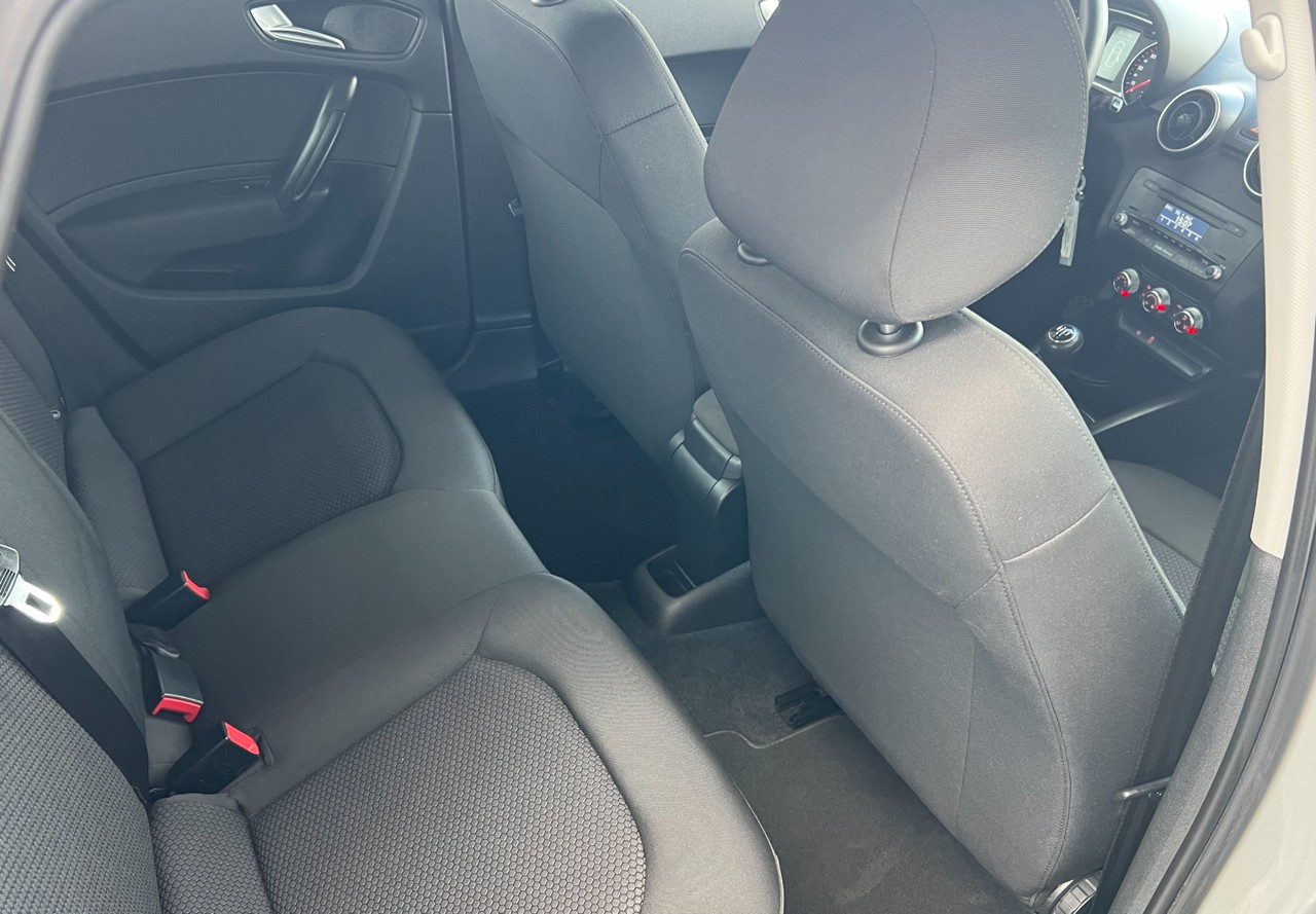 AUDI A1 Sportback 1.2 TFSI Attraction-image-8