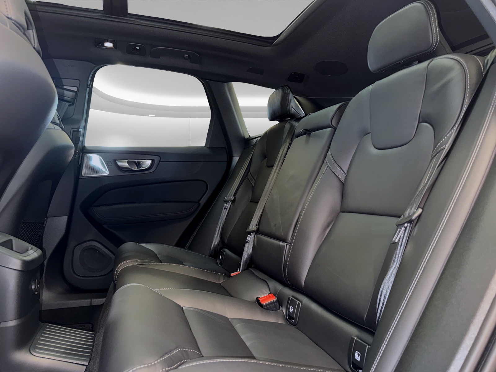 VOLVO XC60 2.0 T8 TE Black Edition eAWD-image-13