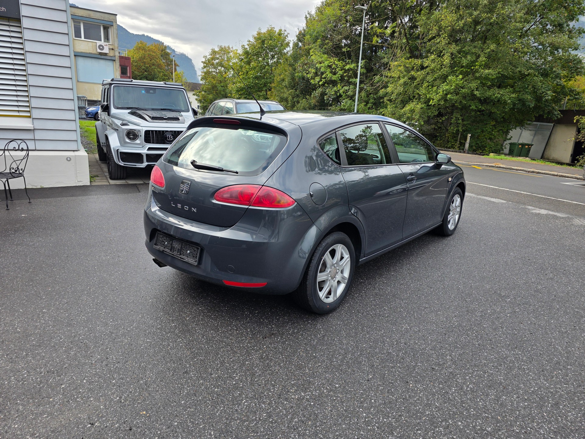 SEAT Leon 2.0 FSI Stylance / Frisch ab gr. Service und MFK-image-4