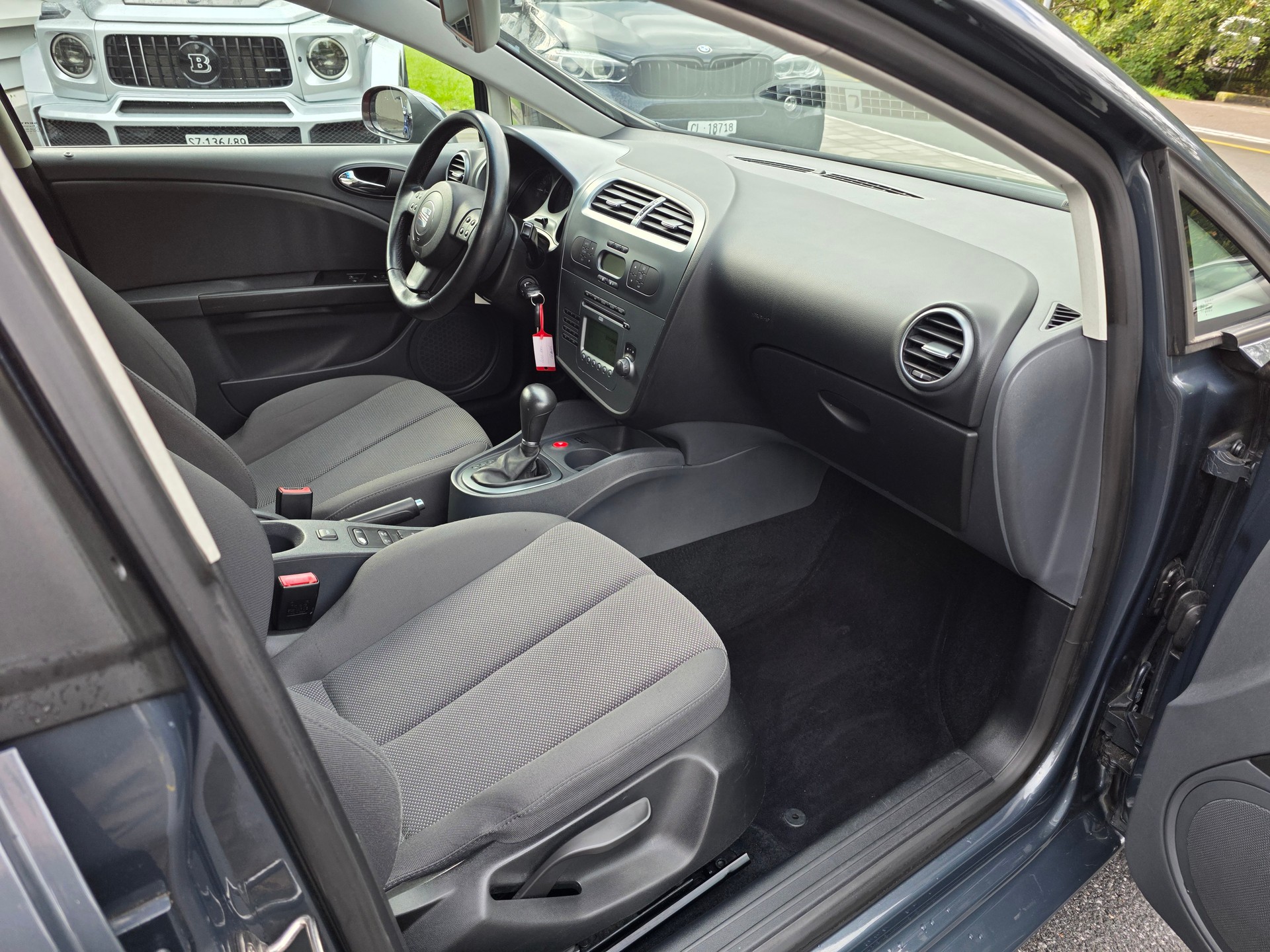 SEAT Leon 2.0 FSI Stylance / Frisch ab gr. Service und MFK-image-8