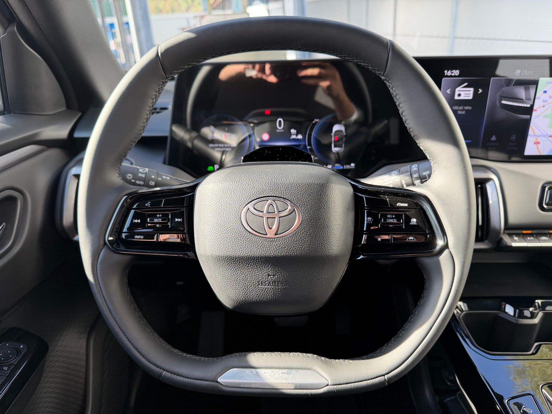 TOYOTA Urban Cruiser Trend AWD-image-8