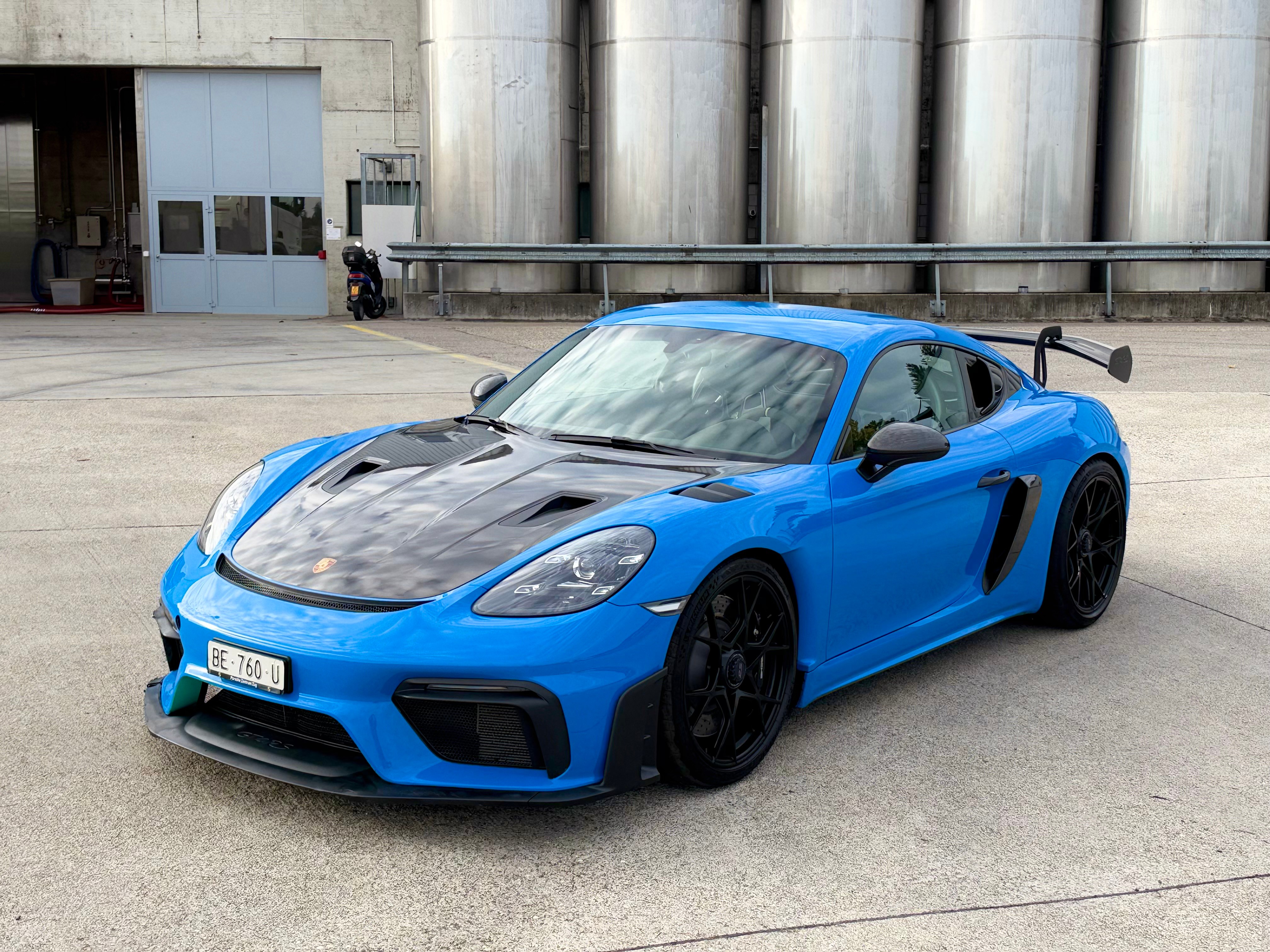 Car photo