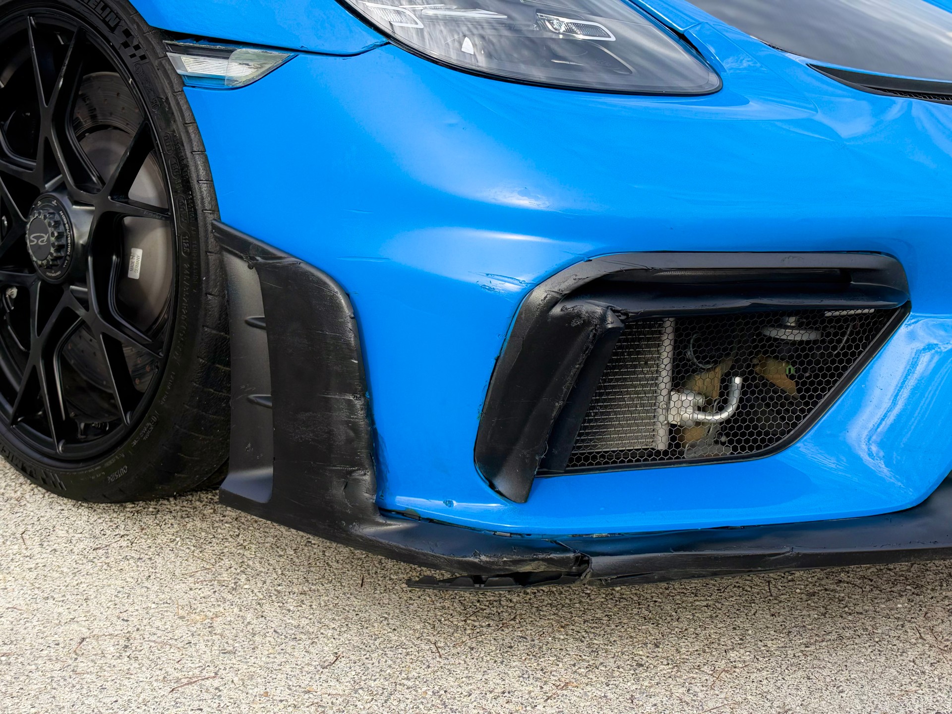 PORSCHE 718 Cayman GT4 RS PDK WEISSACH-image-3