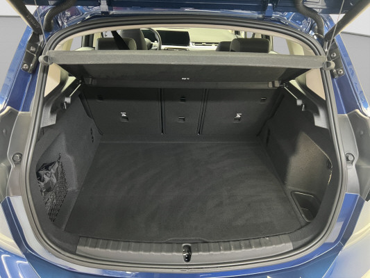 BMW 218d Active Tourer DKG-image-12