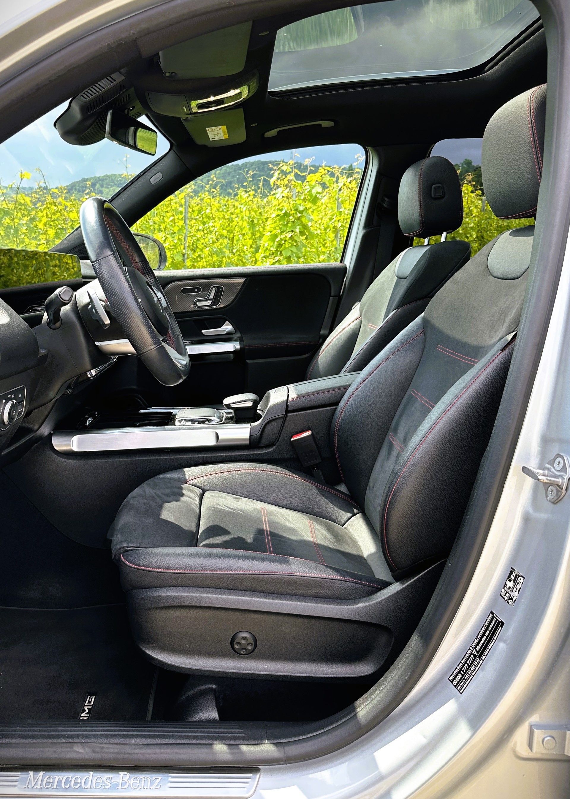 MERCEDES-BENZ GLB 250 4Matic AMG Line 8G-Tronic-image-8