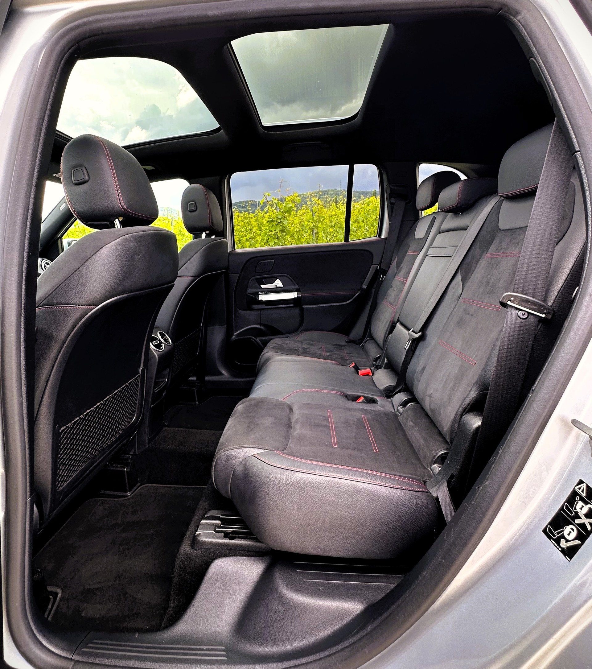 MERCEDES-BENZ GLB 250 4Matic AMG Line 8G-Tronic-image-16