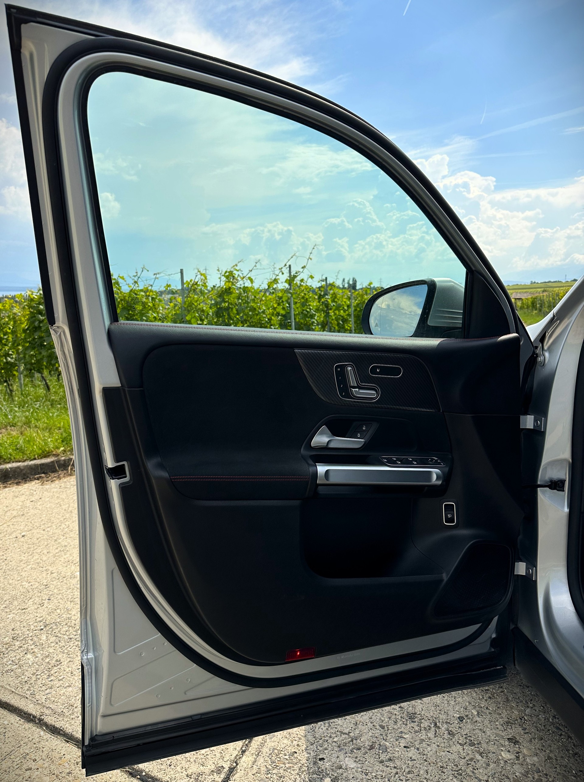 MERCEDES-BENZ GLB 250 4Matic AMG Line 8G-Tronic-image-9
