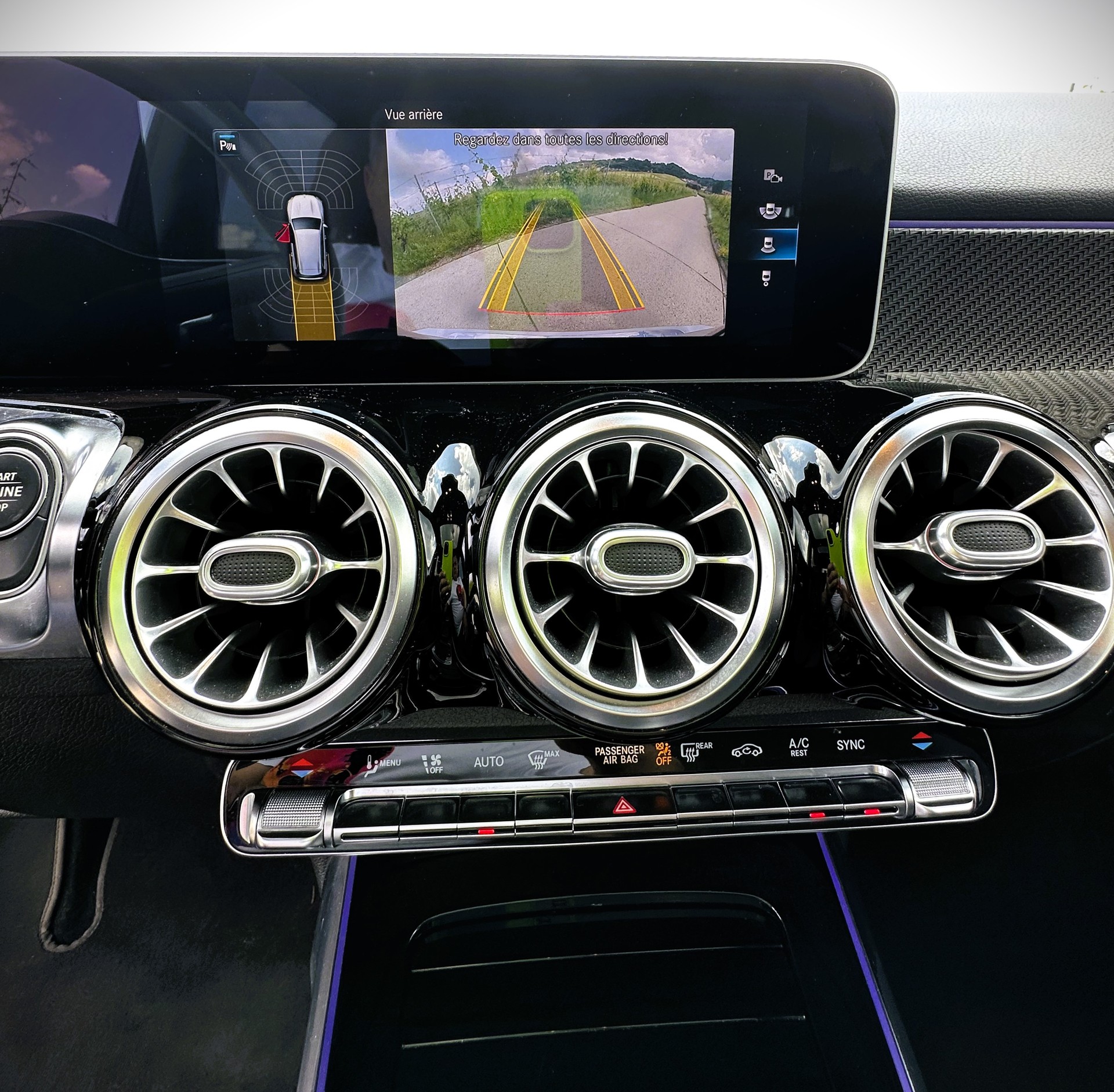 MERCEDES-BENZ GLB 250 4Matic AMG Line 8G-Tronic-image-14