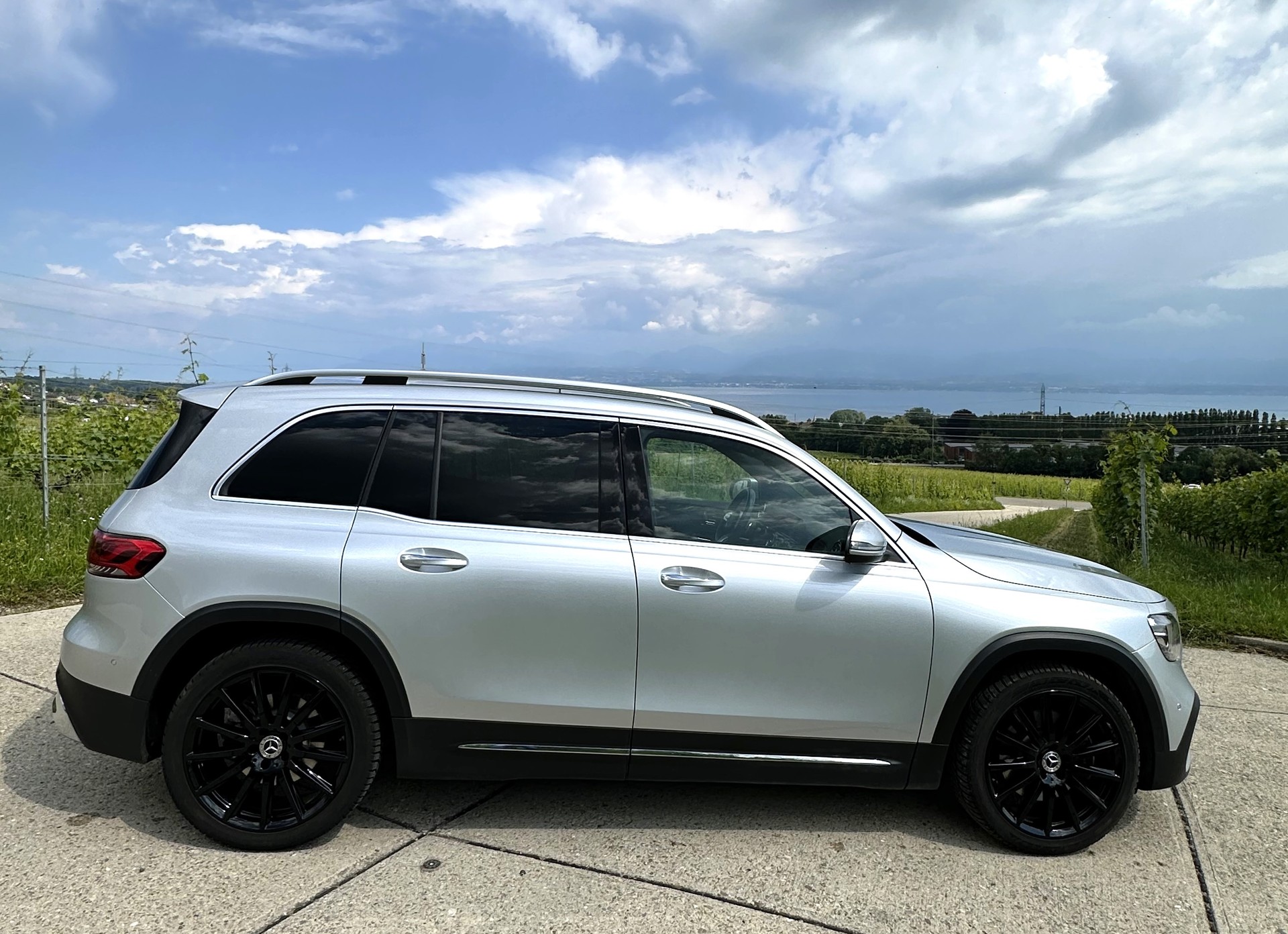 MERCEDES-BENZ GLB 250 4Matic AMG Line 8G-Tronic-image-4