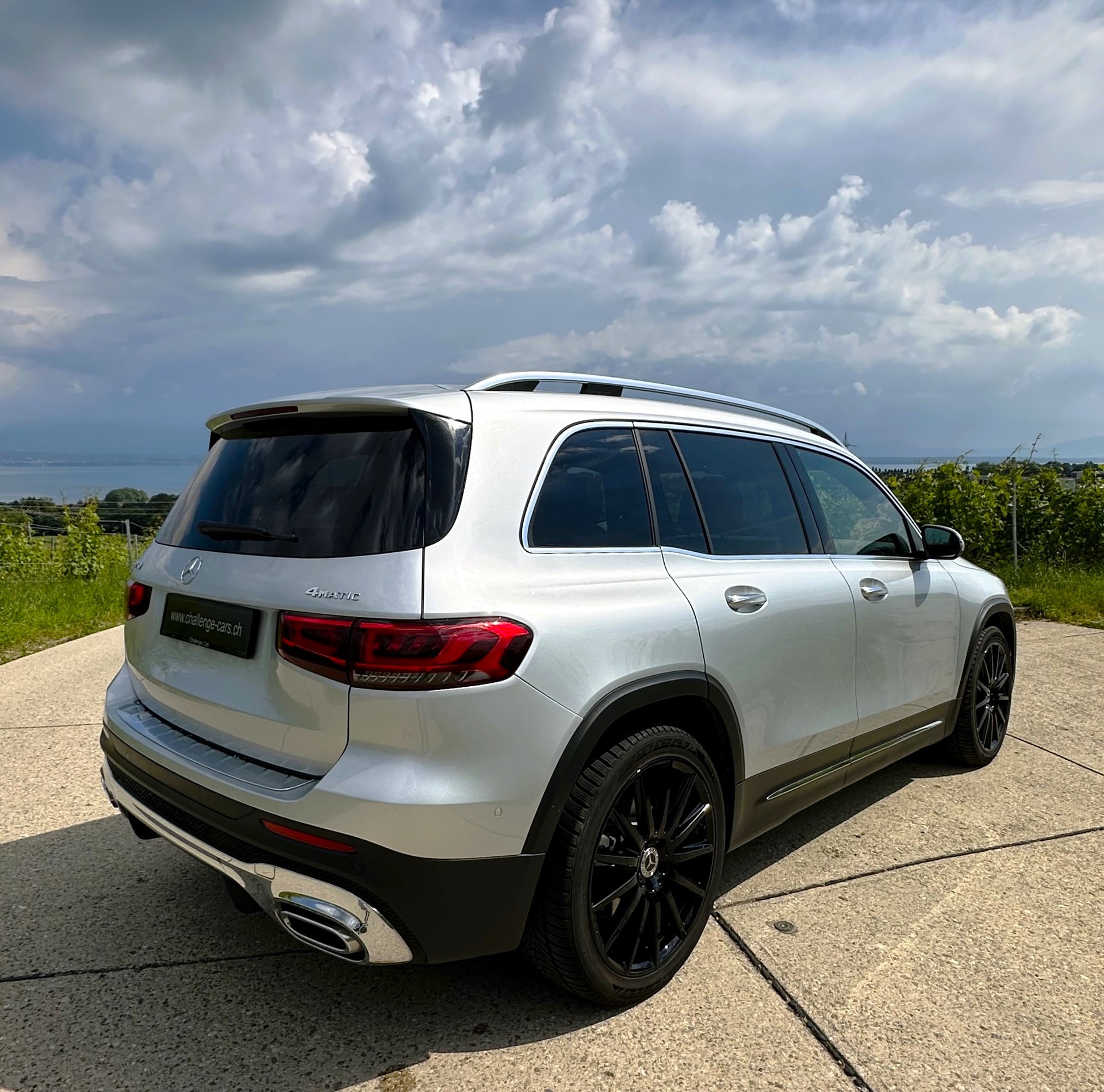 MERCEDES-BENZ GLB 250 4Matic AMG Line 8G-Tronic-image-5