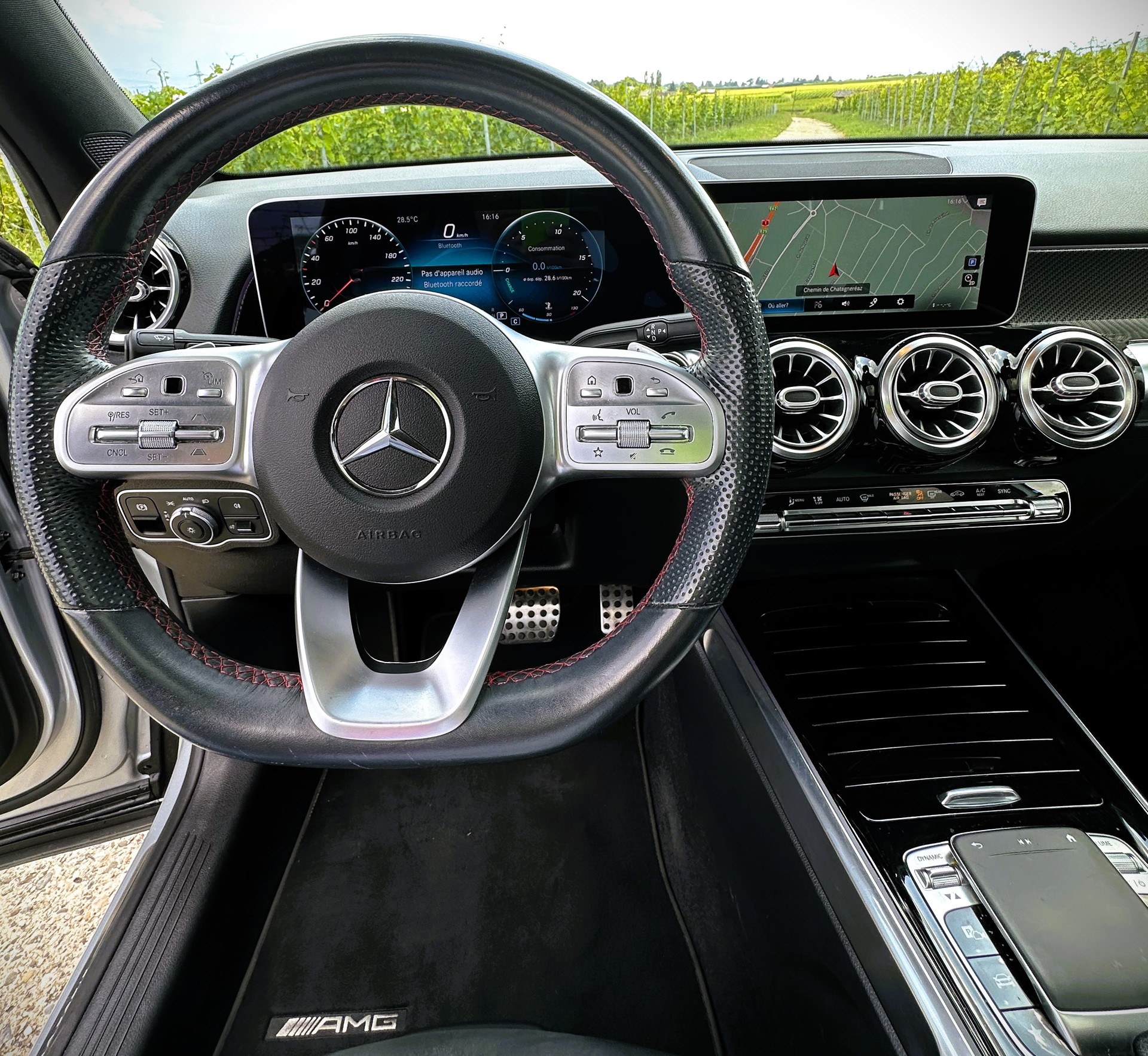 MERCEDES-BENZ GLB 250 4Matic AMG Line 8G-Tronic-image-13