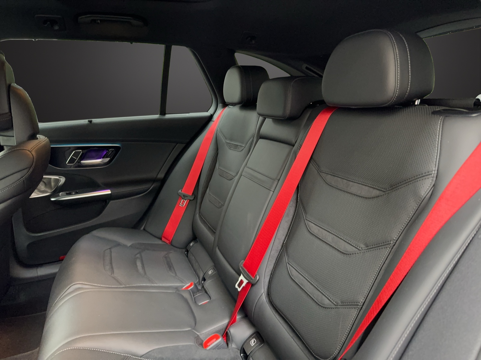 MERCEDES-BENZ C 63 S AMG T E Performance 4 Matic-image-13