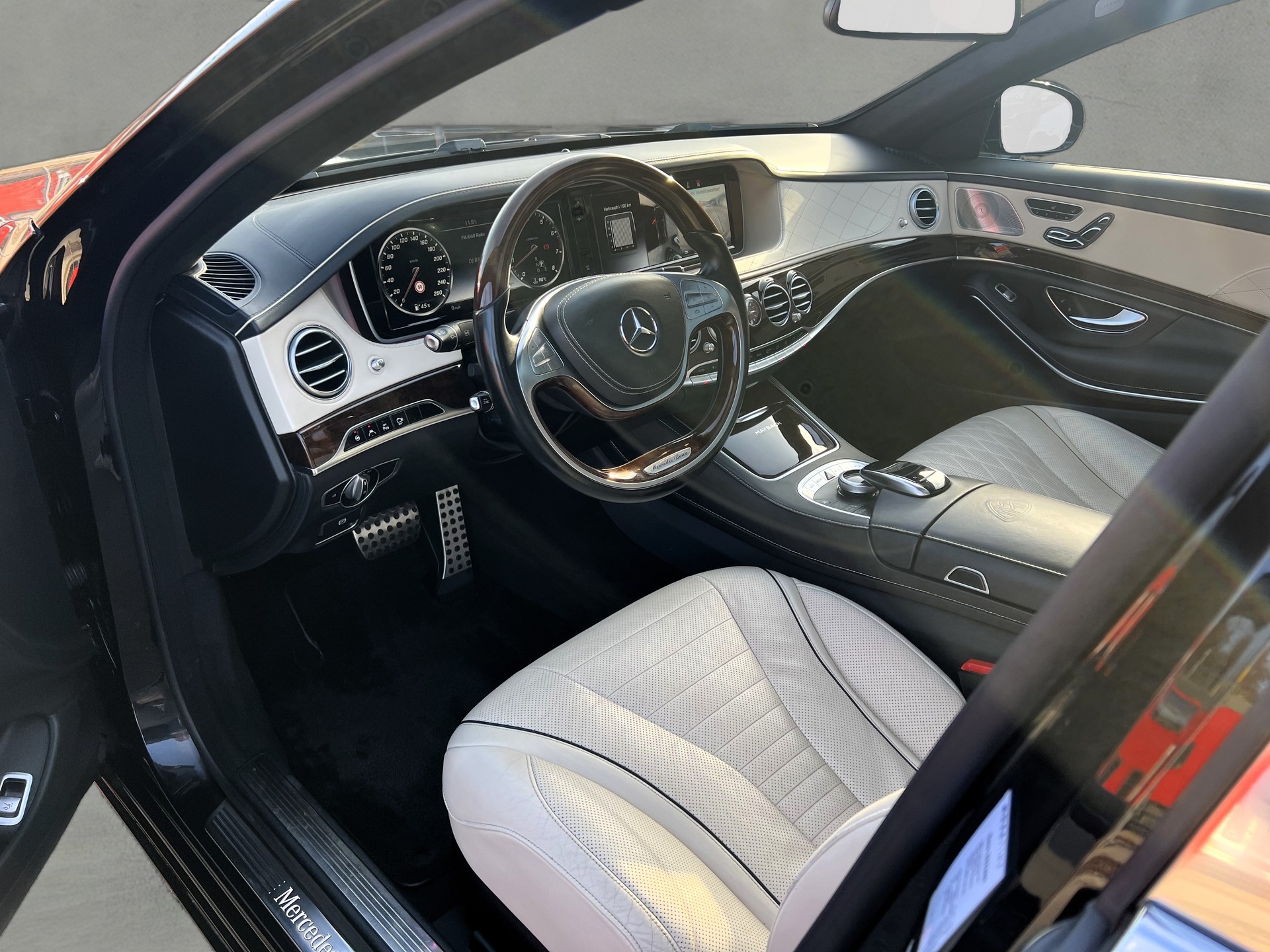 MERCEDES-BENZ S 500 Maybach 4Matic 9G-Tronic-image-12