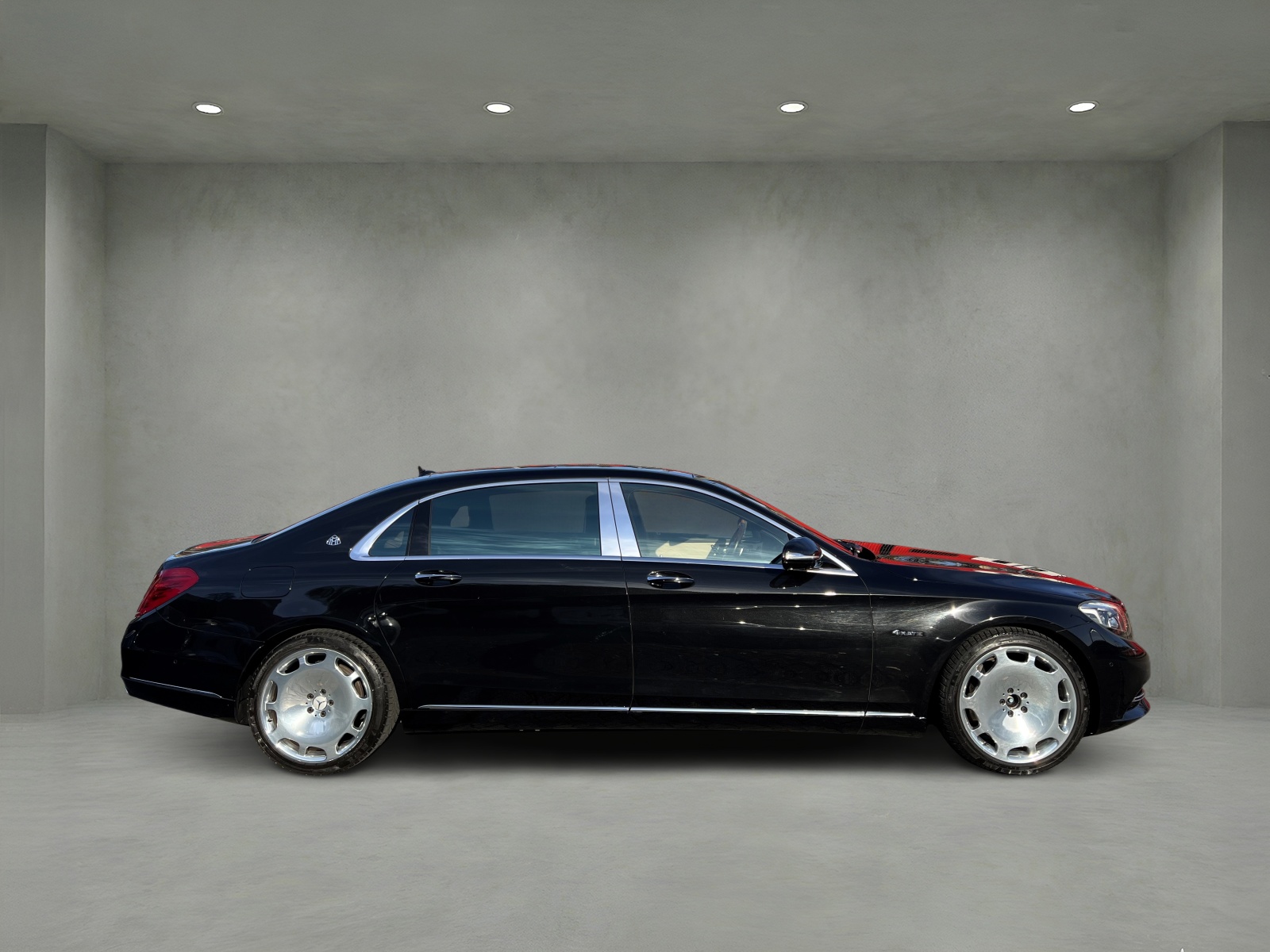 MERCEDES-BENZ S 500 Maybach 4Matic 9G-Tronic-image-5