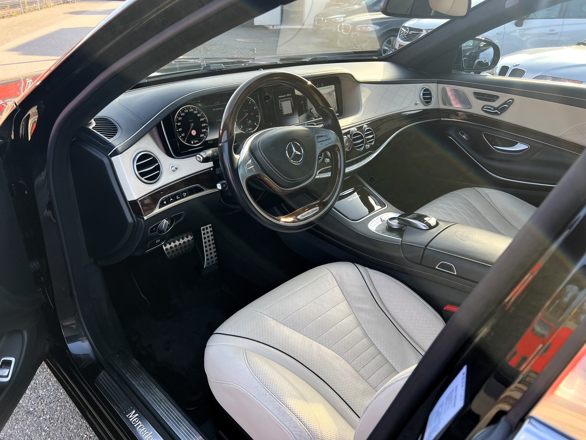 MERCEDES-BENZ S 500 Maybach 4Matic 9G-Tronic-image-12