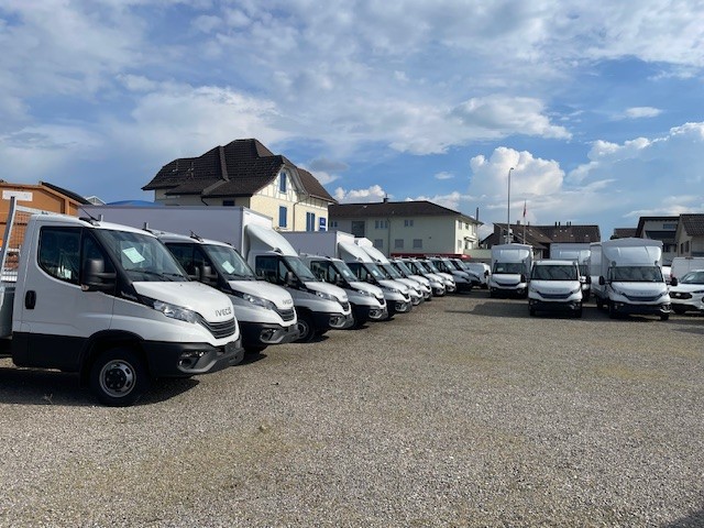 IVECO 35C18H A8 Zwillingsbereifung mit 4000 x 2100mm Voll-Alupritsche.-image-10