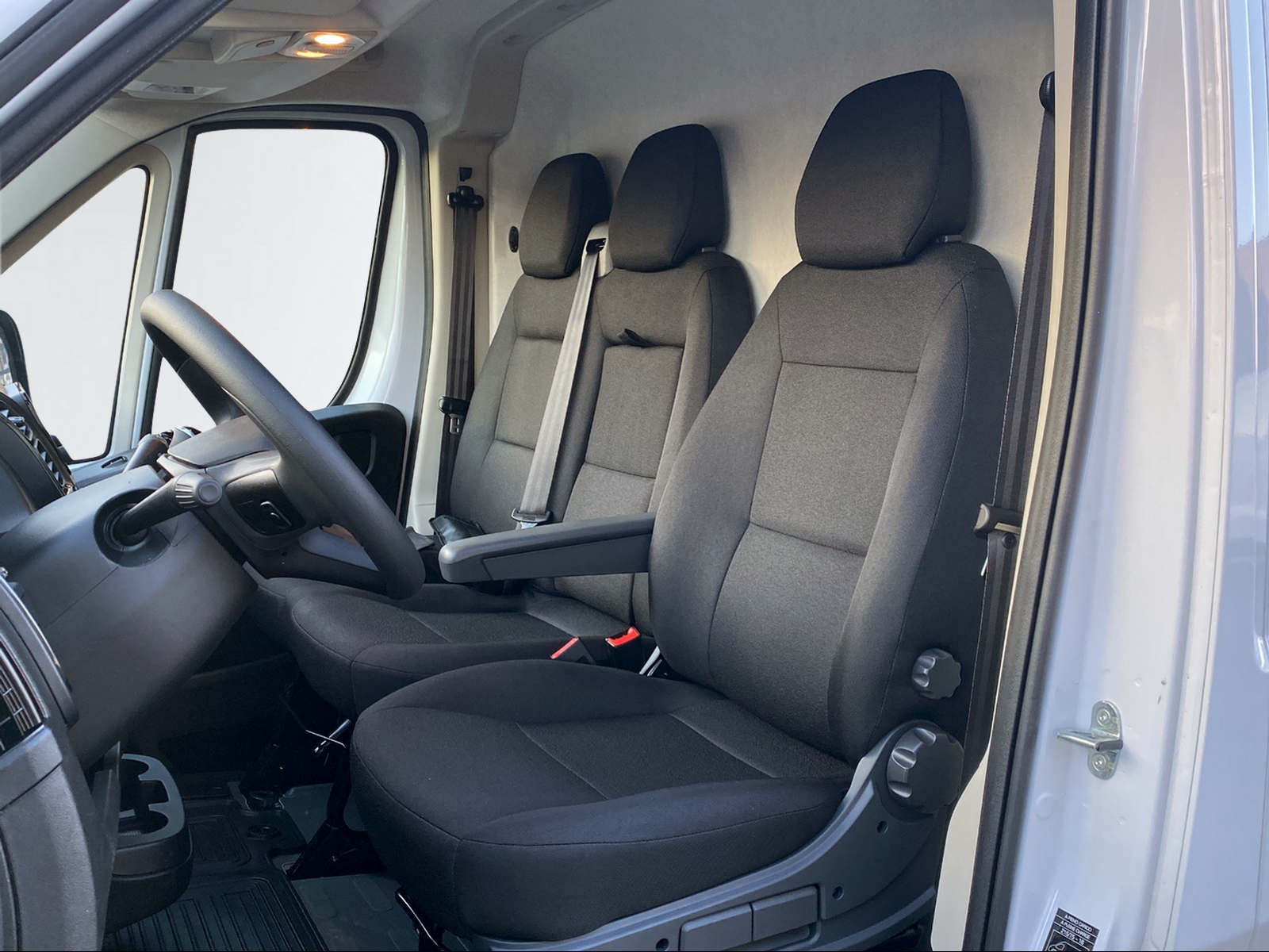 TOYOTA PROACE MAX Van 3.5 L2H2 2.2 D Active-image-14