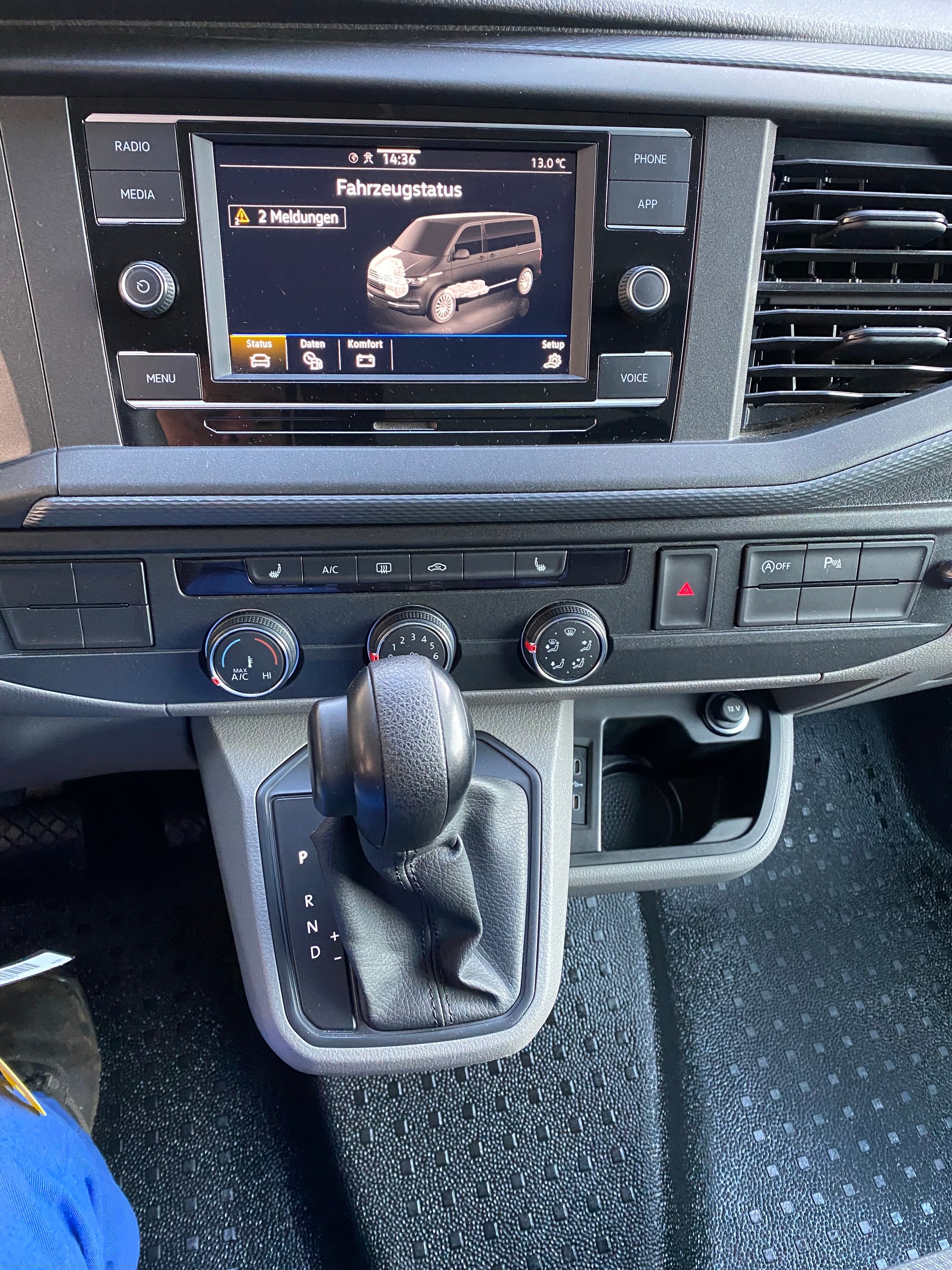 VW T6.1 2.0 TDI 4Motion DSG-image-3