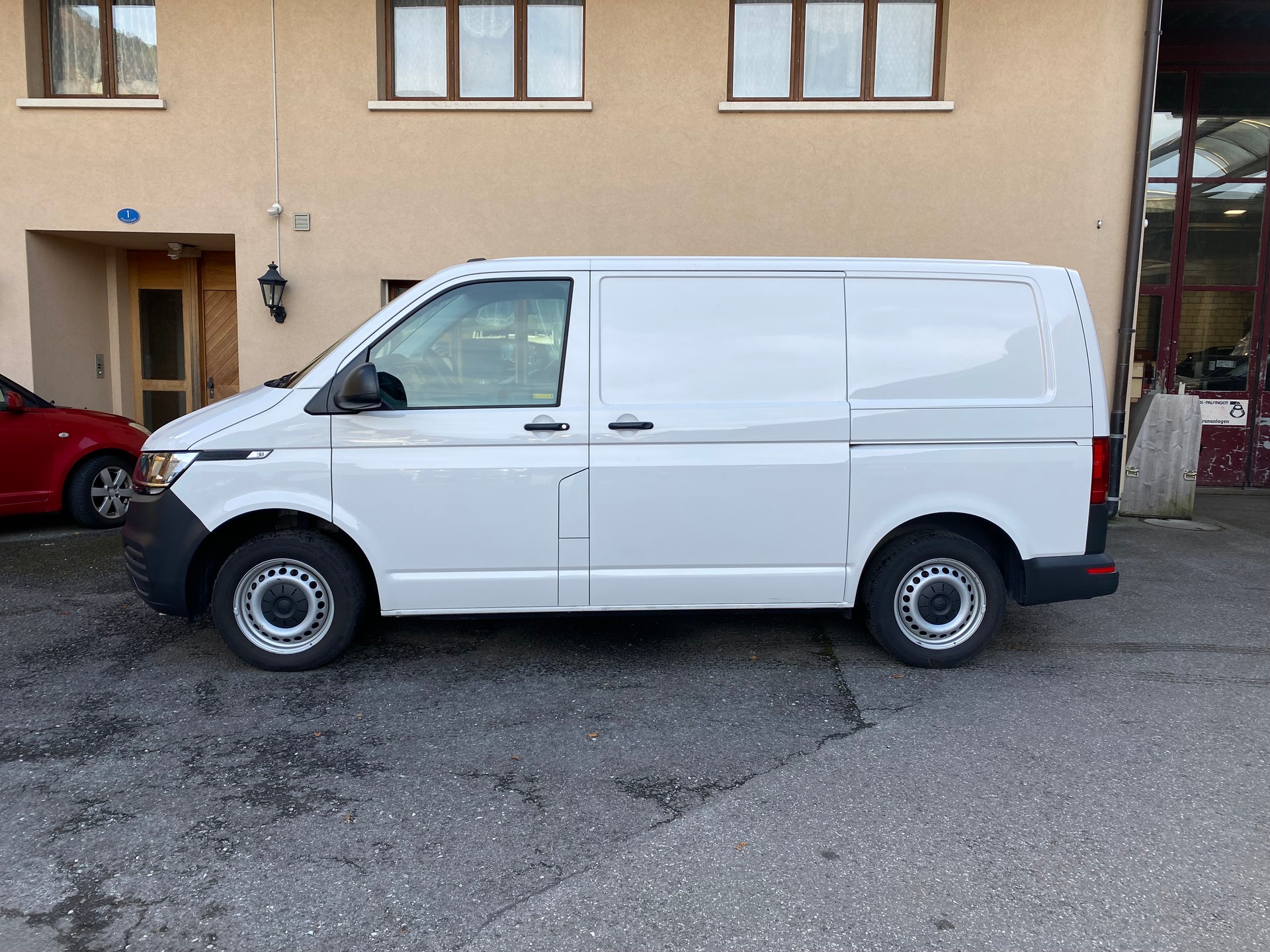 VW T6.1 2.0 TDI 4Motion DSG-image-11