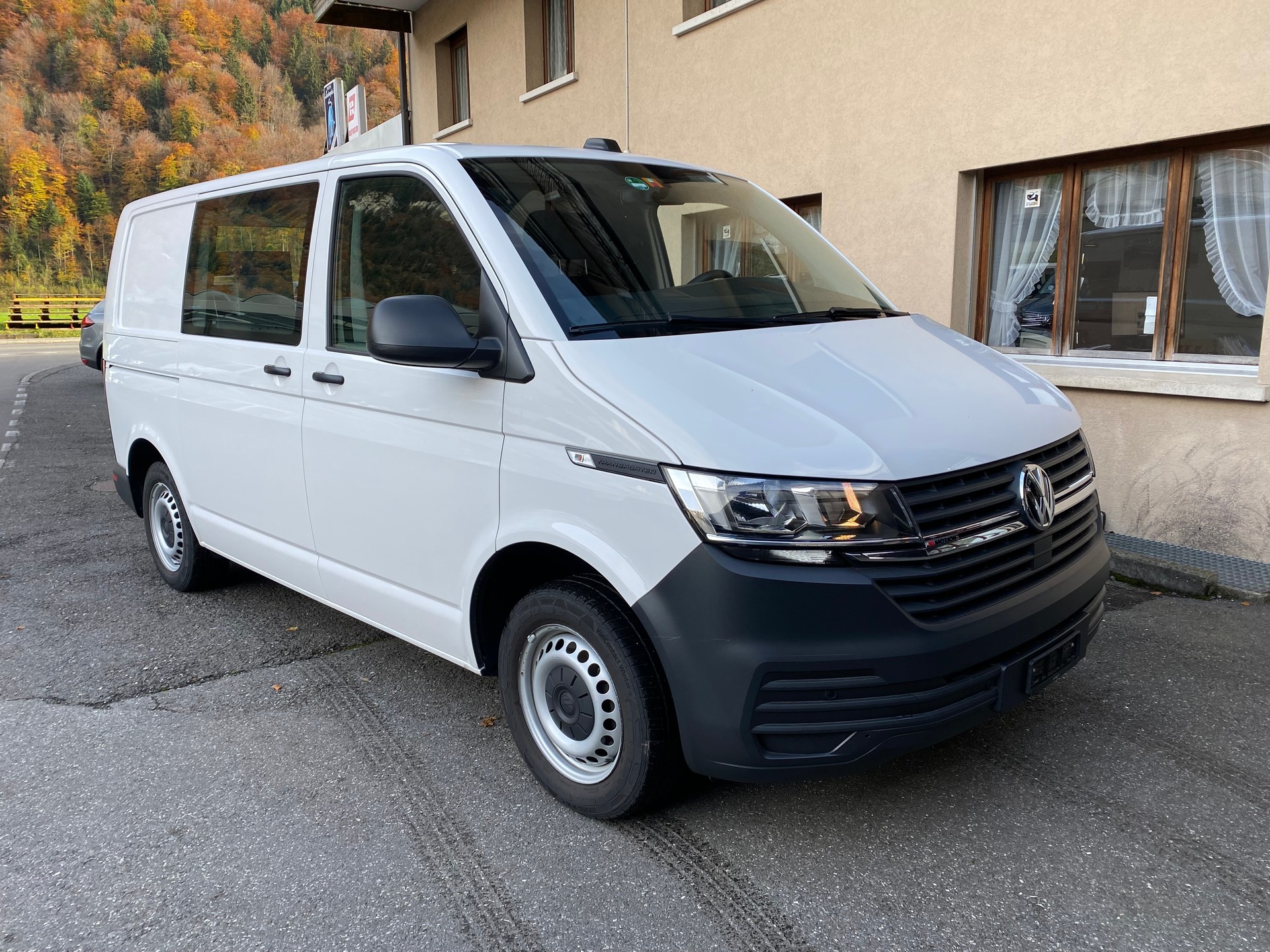 VW T6.1 2.0 TDI 4Motion DSG-image-9