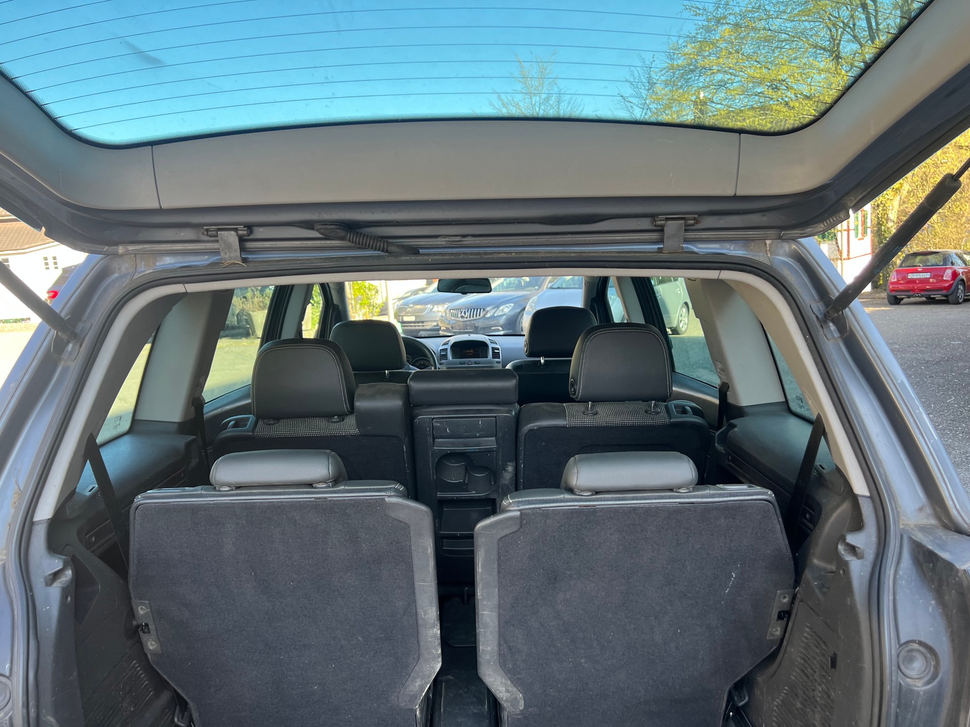 OPEL Zafira 1.9 CDTI Enjoy Automatic-image-2