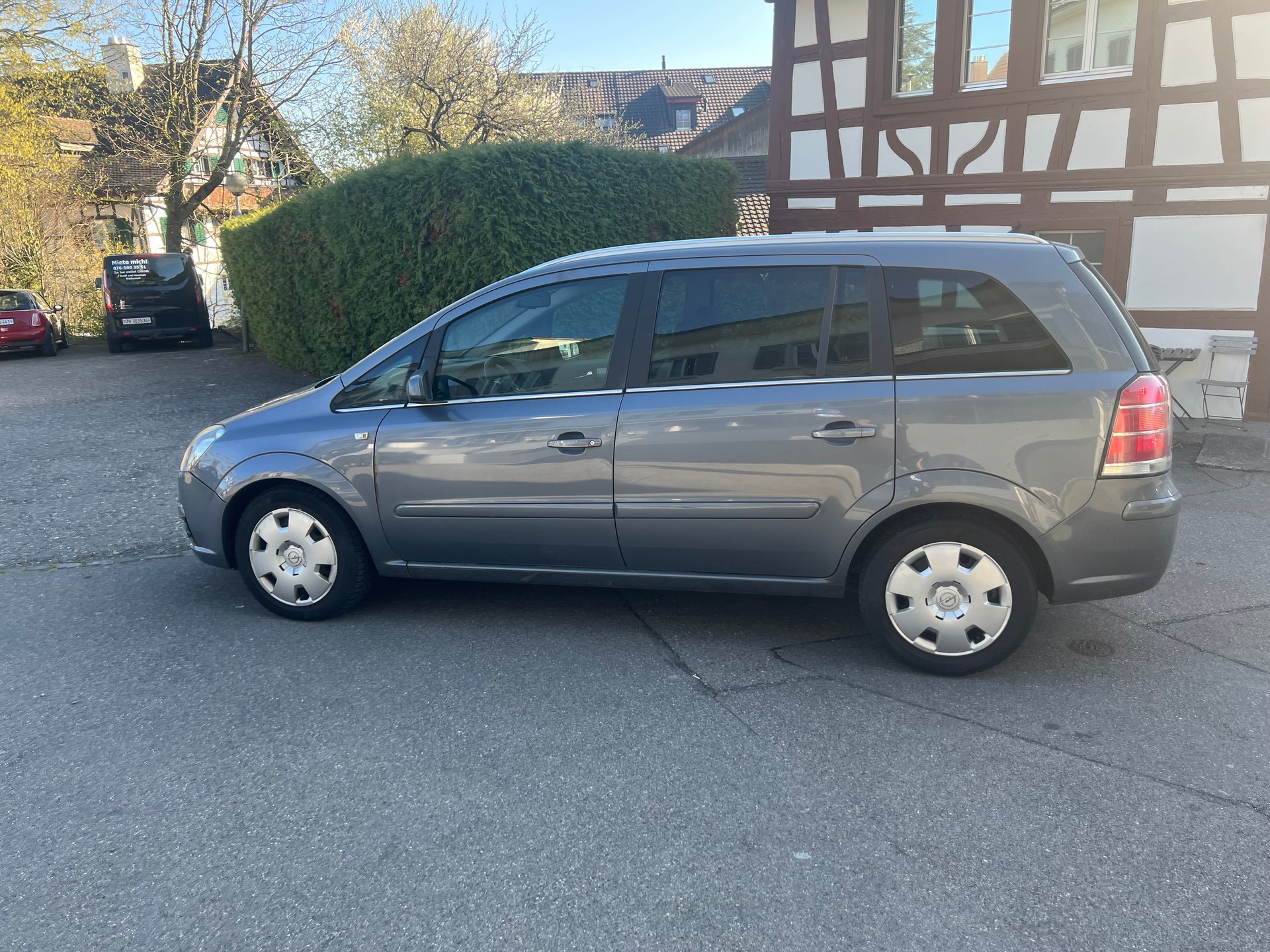 OPEL Zafira 1.9 CDTI Enjoy Automatic-image-4