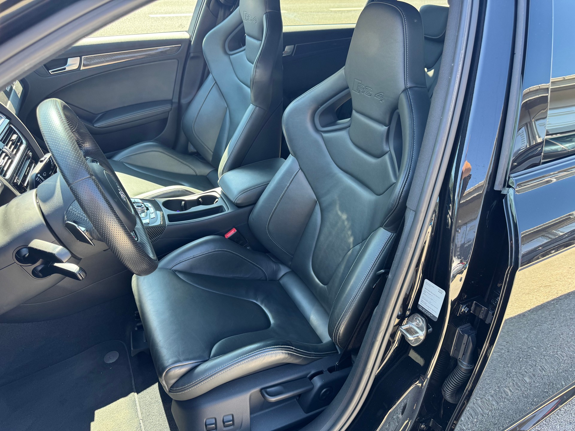 AUDI RS4 Avant 4.2 FSI V8 quattro S-tronic-image-6