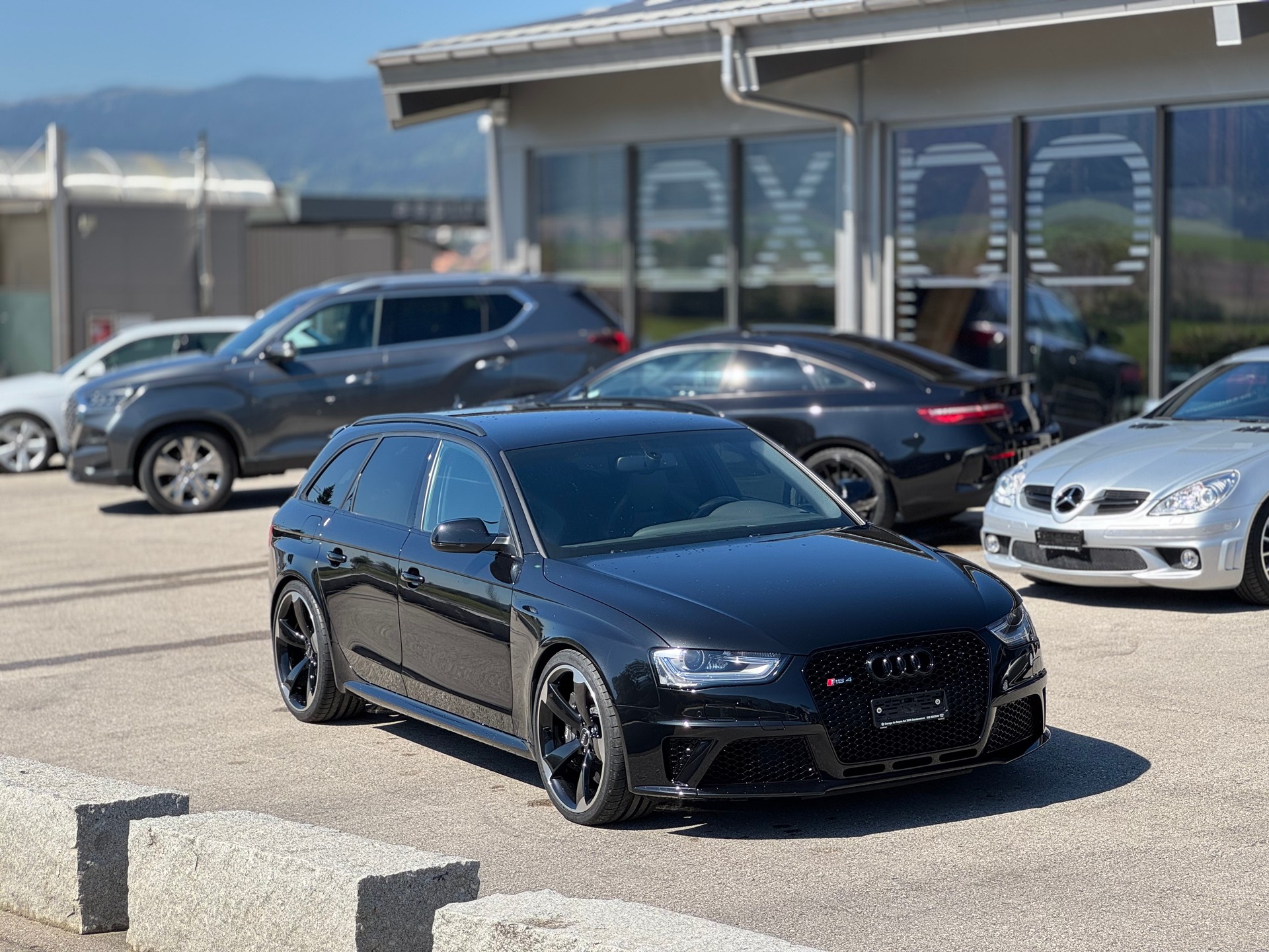 AUDI RS4 Avant 4.2 FSI V8 quattro S-tronic-image-2