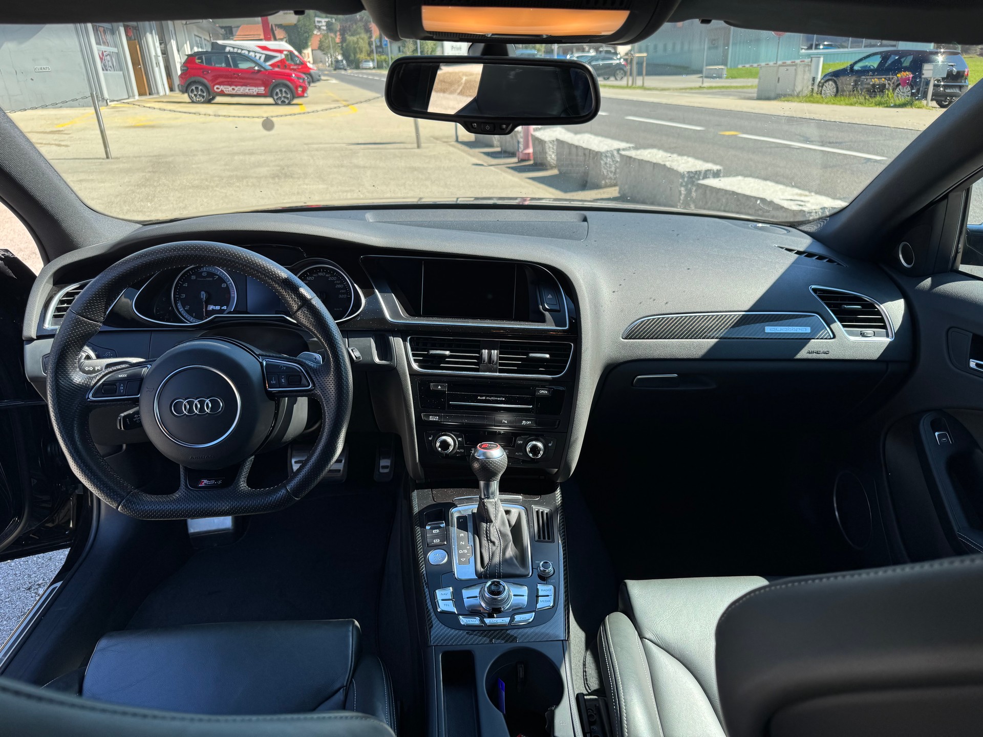 AUDI RS4 Avant 4.2 FSI V8 quattro S-tronic-image-8