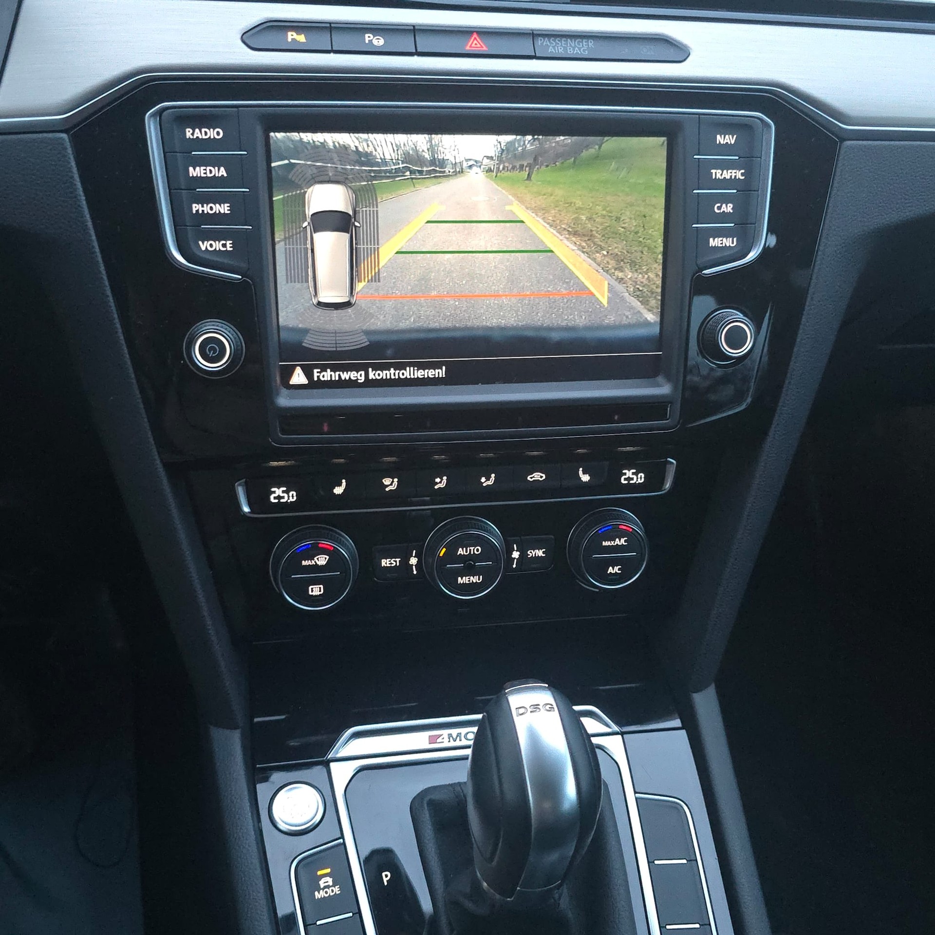 VW Passat Variant 2.0 TDI BMT High. DSG 4Motion-image-13