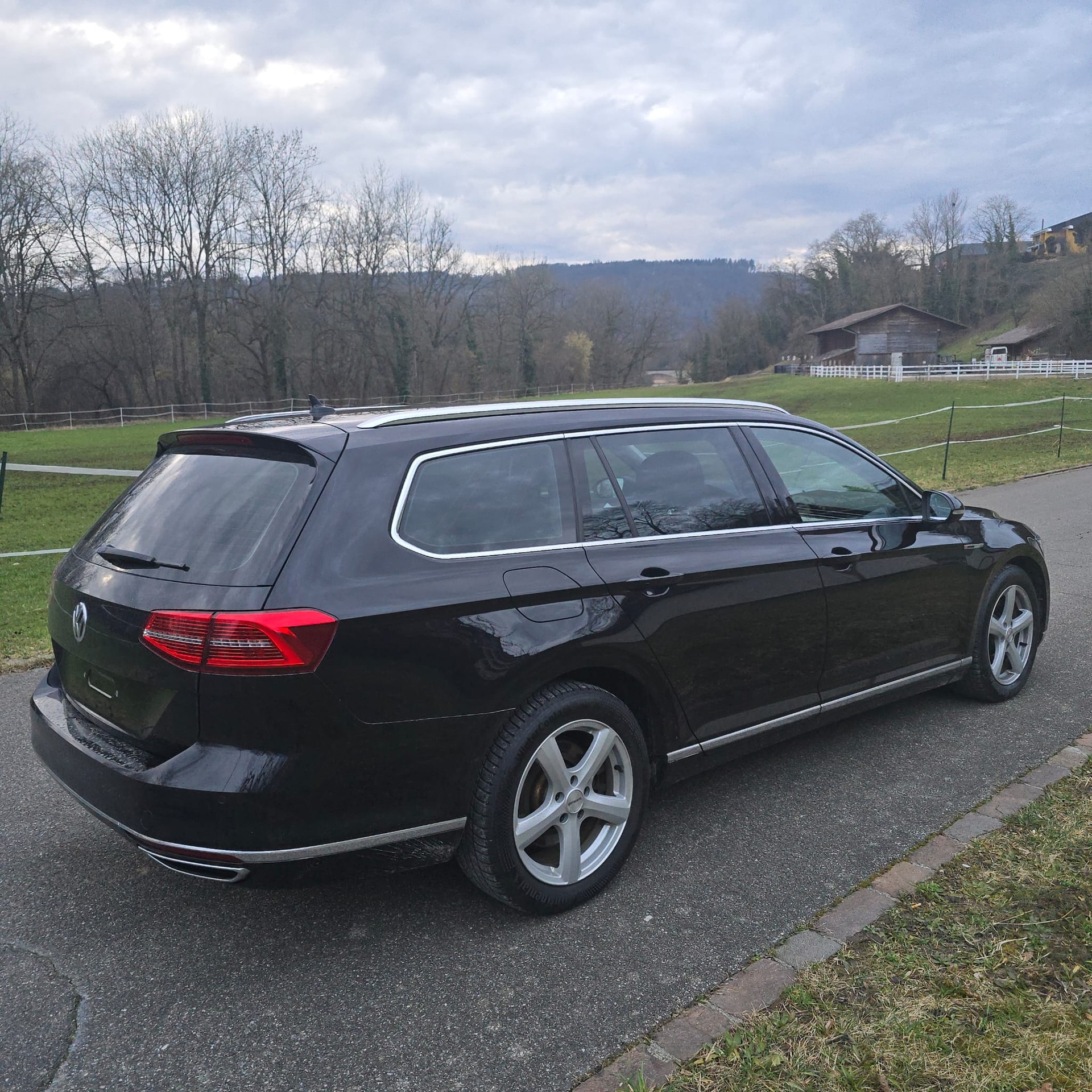 VW Passat Variant 2.0 TDI BMT High. DSG 4Motion-image-2