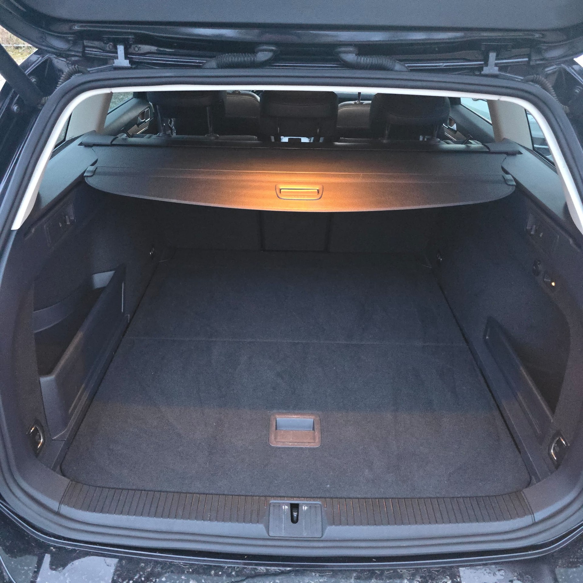 VW Passat Variant 2.0 TDI BMT High. DSG 4Motion-image-8