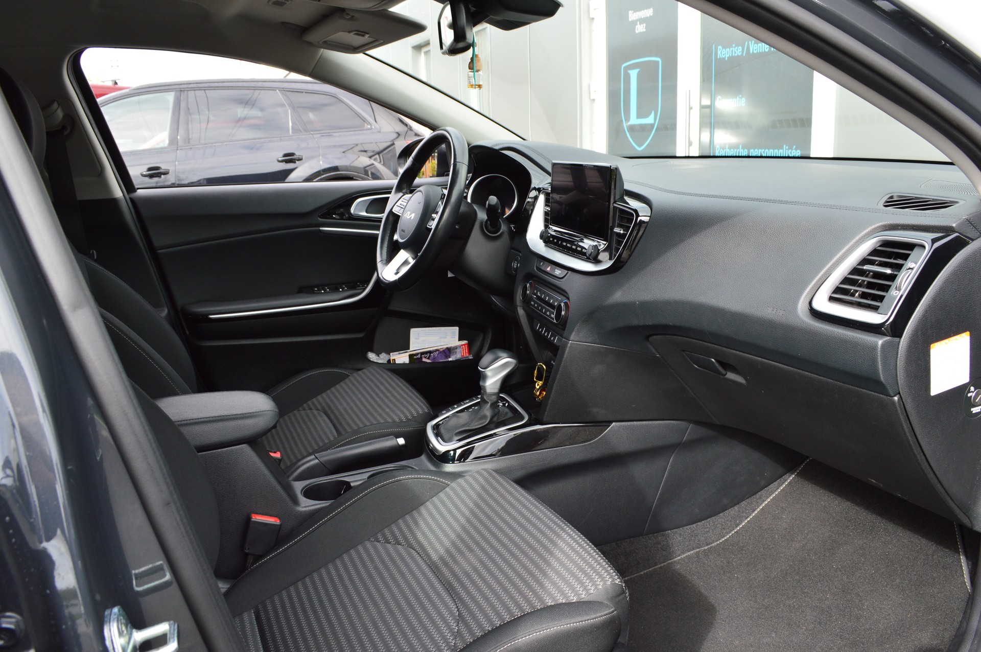 KIA Ceed Sportswagon 1.5 T-GDi MHEV Power DCT-image-9