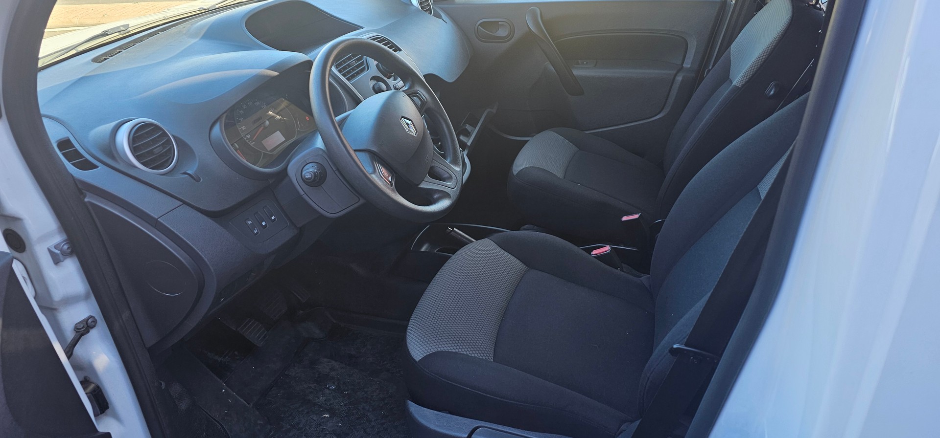 RENAULT Kangoo Medium dCi 95 ENERGY Business-image-4