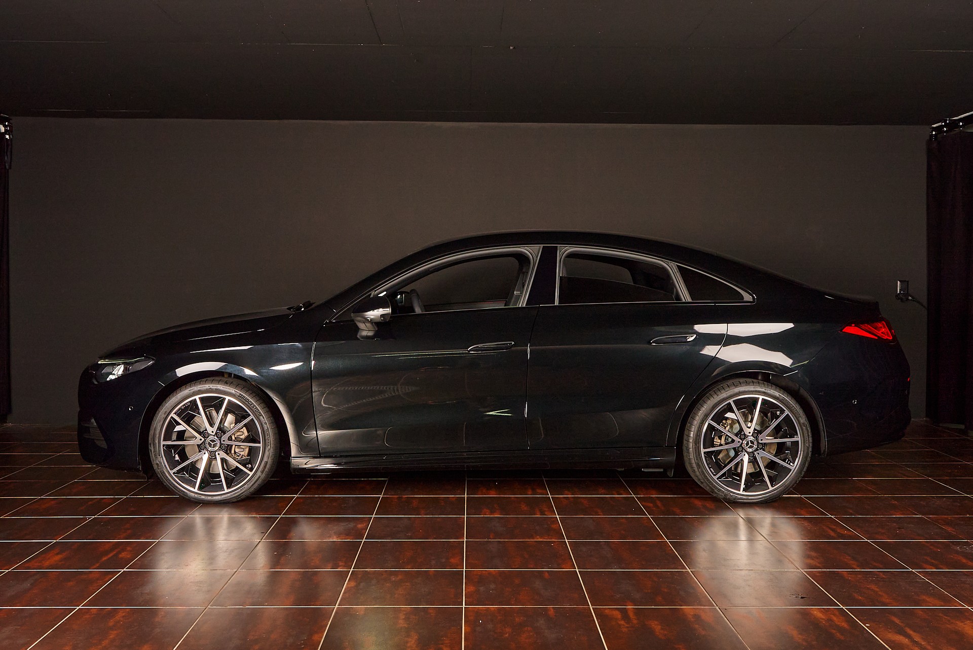 MERCEDES-BENZ CLA 350 EQ Technology 4Matic-image-2