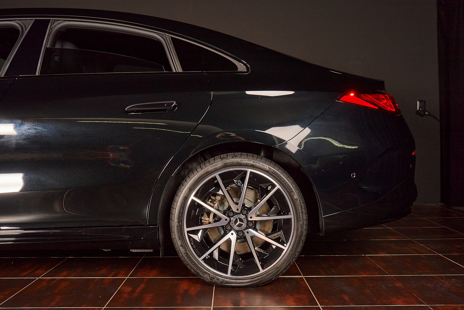 MERCEDES-BENZ CLA 350 EQ Technology 4Matic-image-3