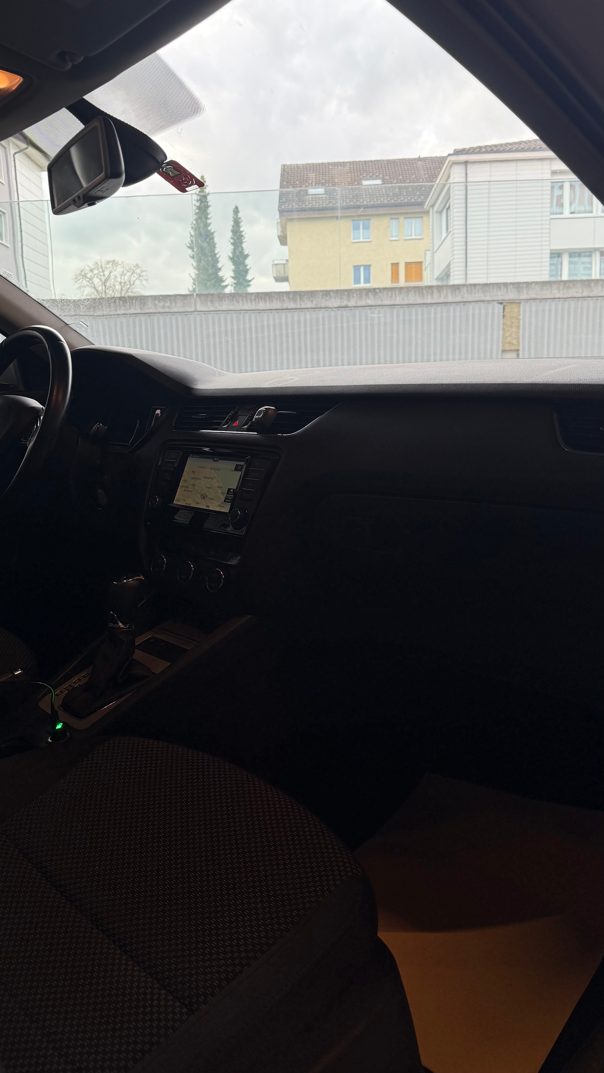 SKODA Octavia Combi 1.6 TDI Swiss Edition DSG-image-6