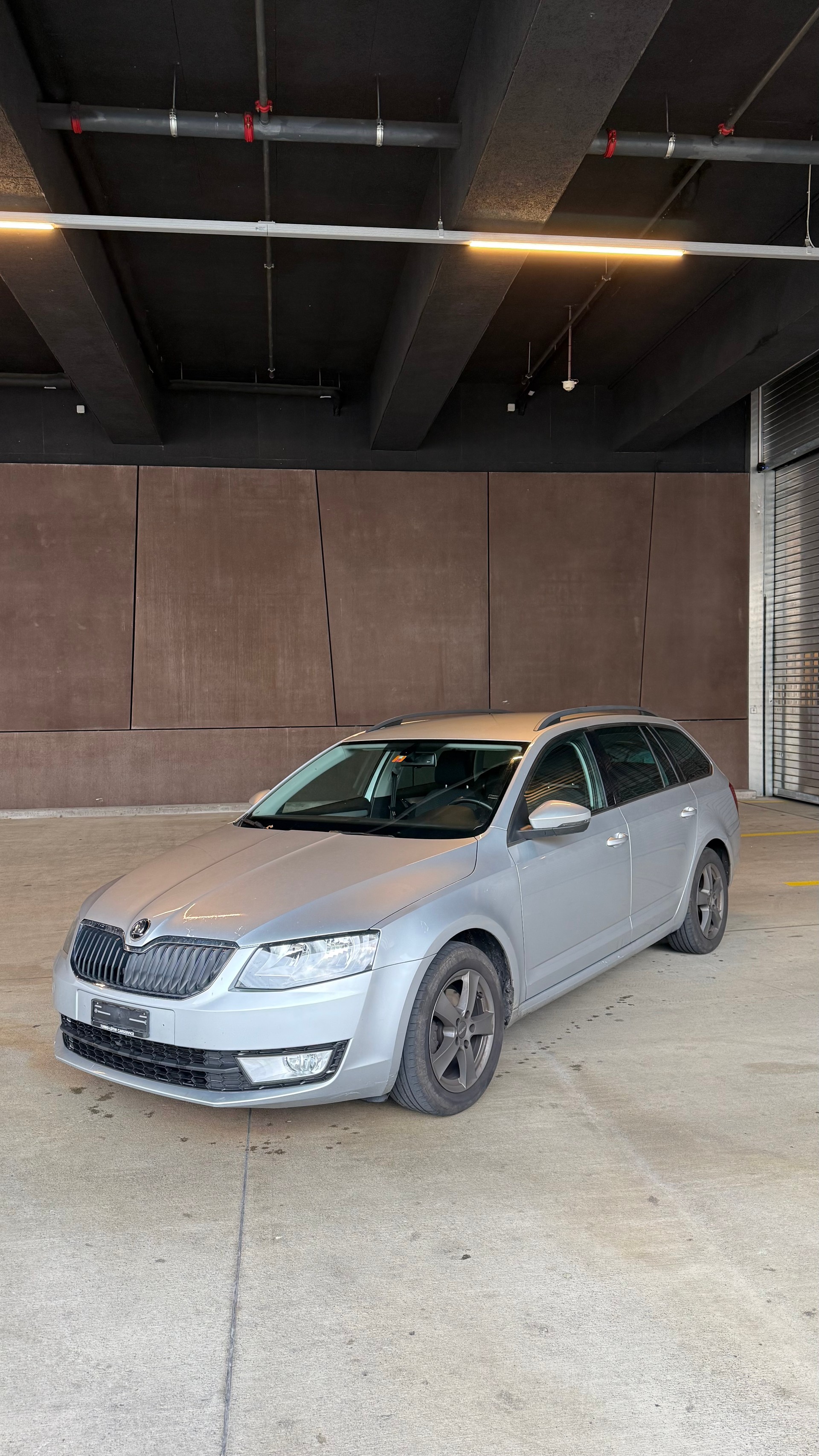 SKODA Octavia Combi 1.6 TDI Swiss Edition DSG-image-0