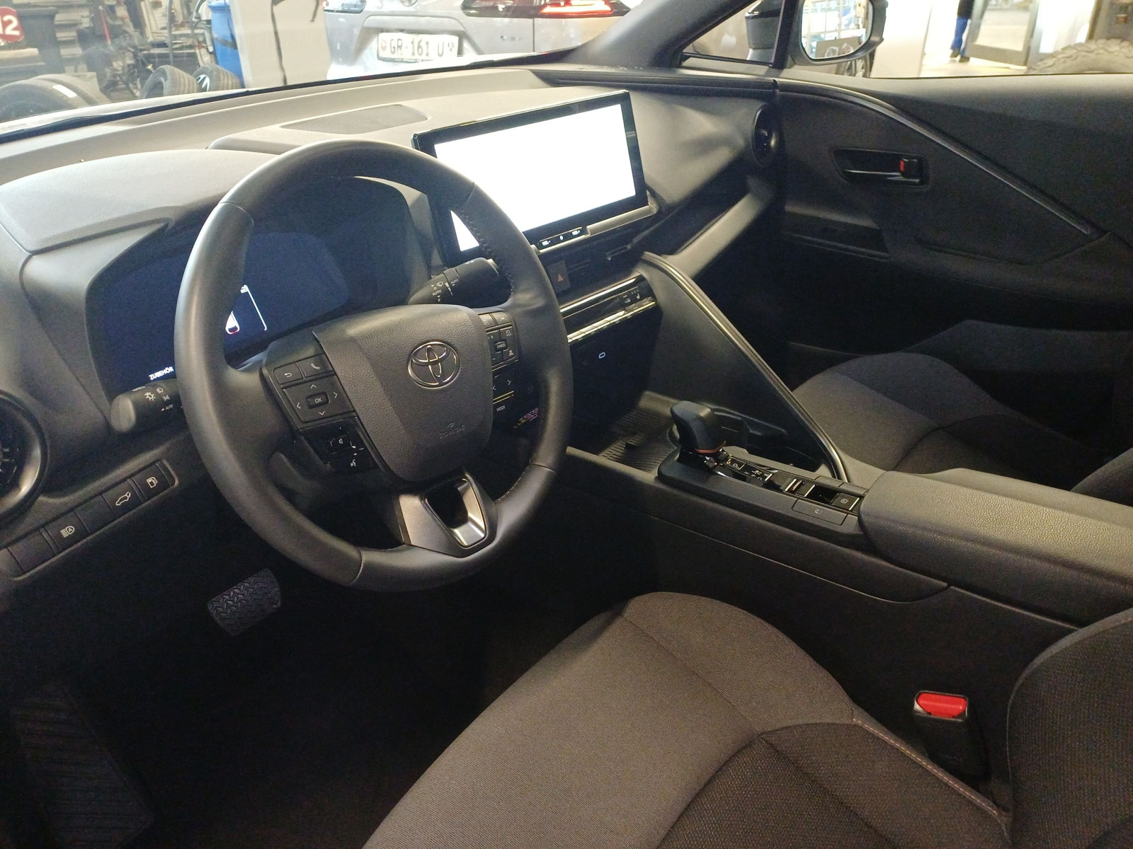 TOYOTA C-HR 2.0 HEV Trend 4x4-image-6