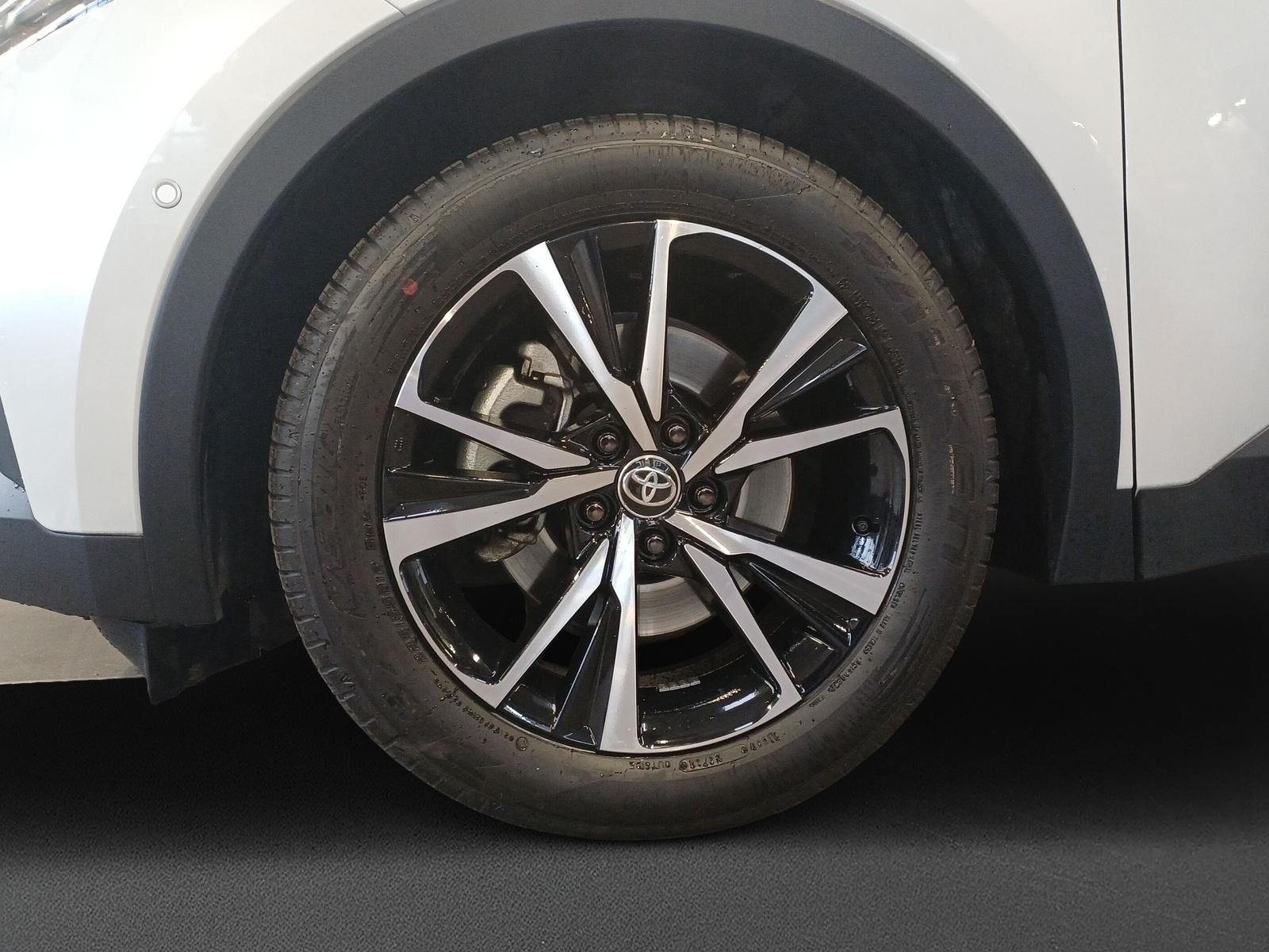TOYOTA C-HR 2.0 HEV Trend 4x4-image-4