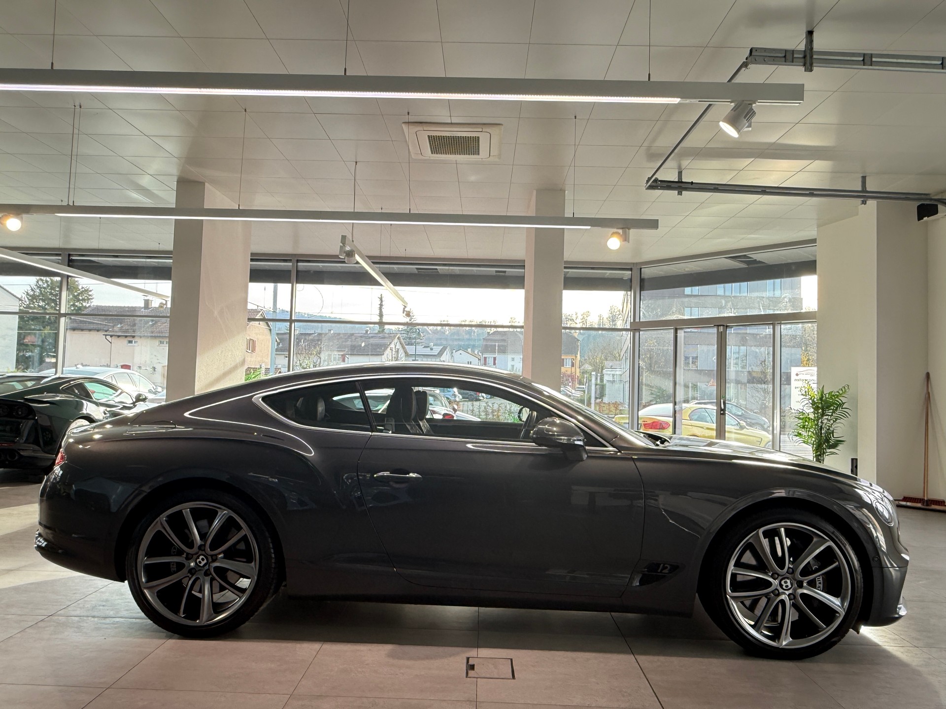 BENTLEY Continental GT 6.0 W12-image-4