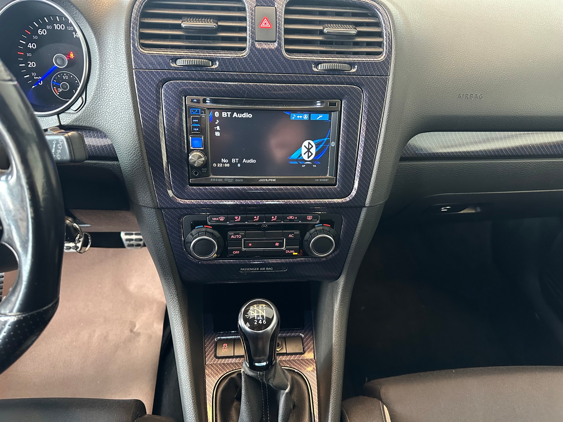 VW Golf 2.0 TSI R 4Motion-image-10
