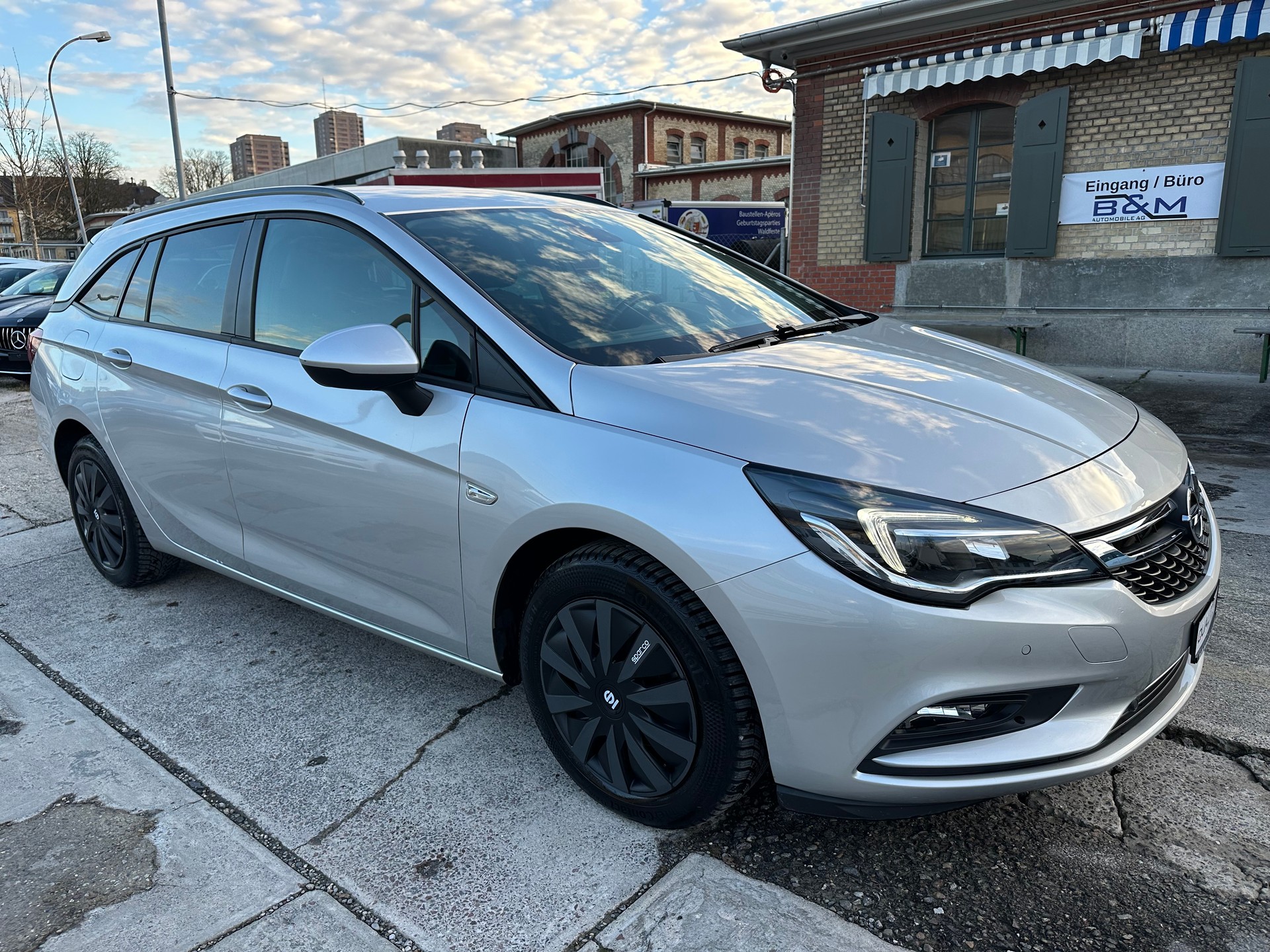 OPEL Astra Sports Tourer 1.6 CDTi ecoF Enjoy Automatic-image-2